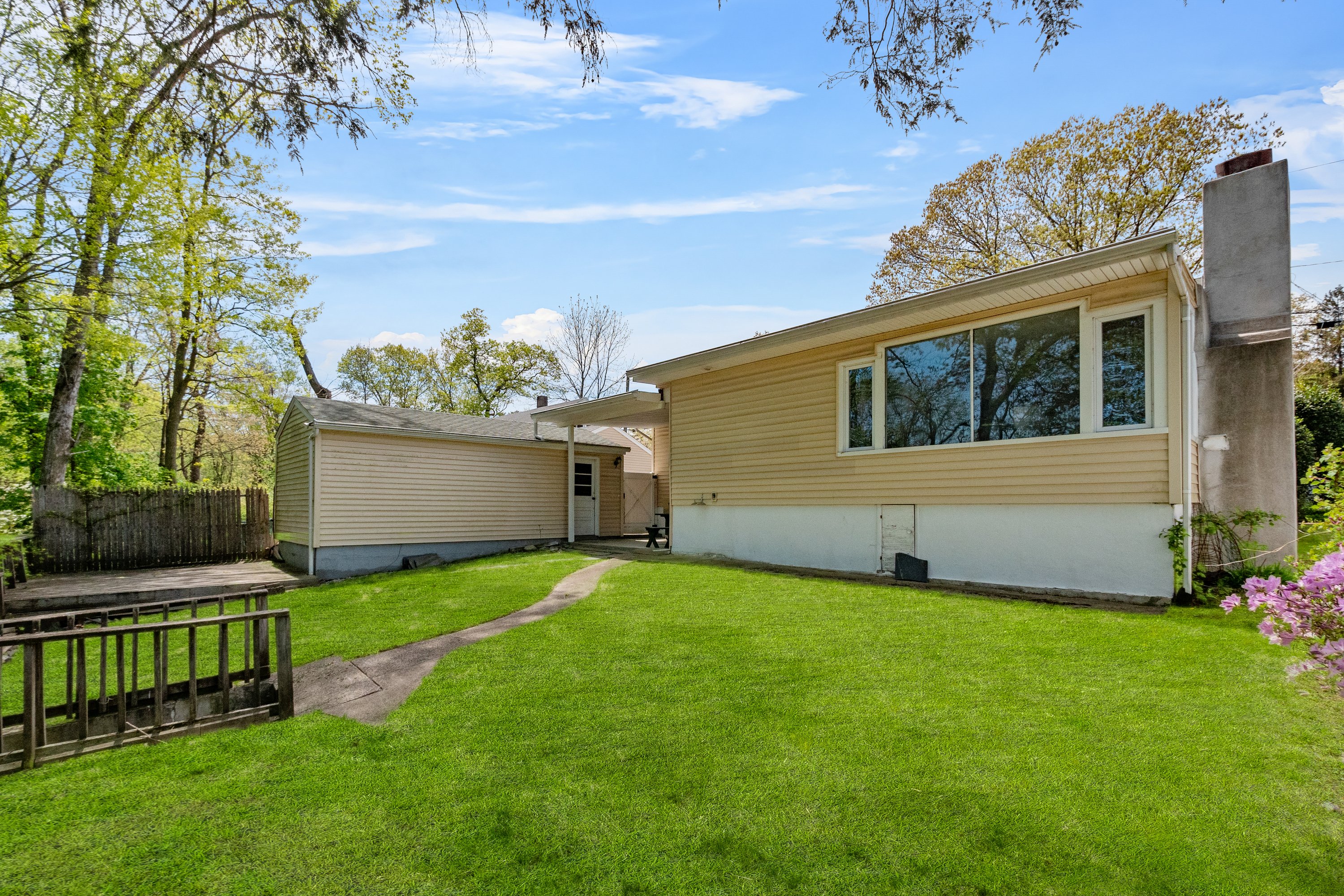 98 Roosevelt Boulevard 
