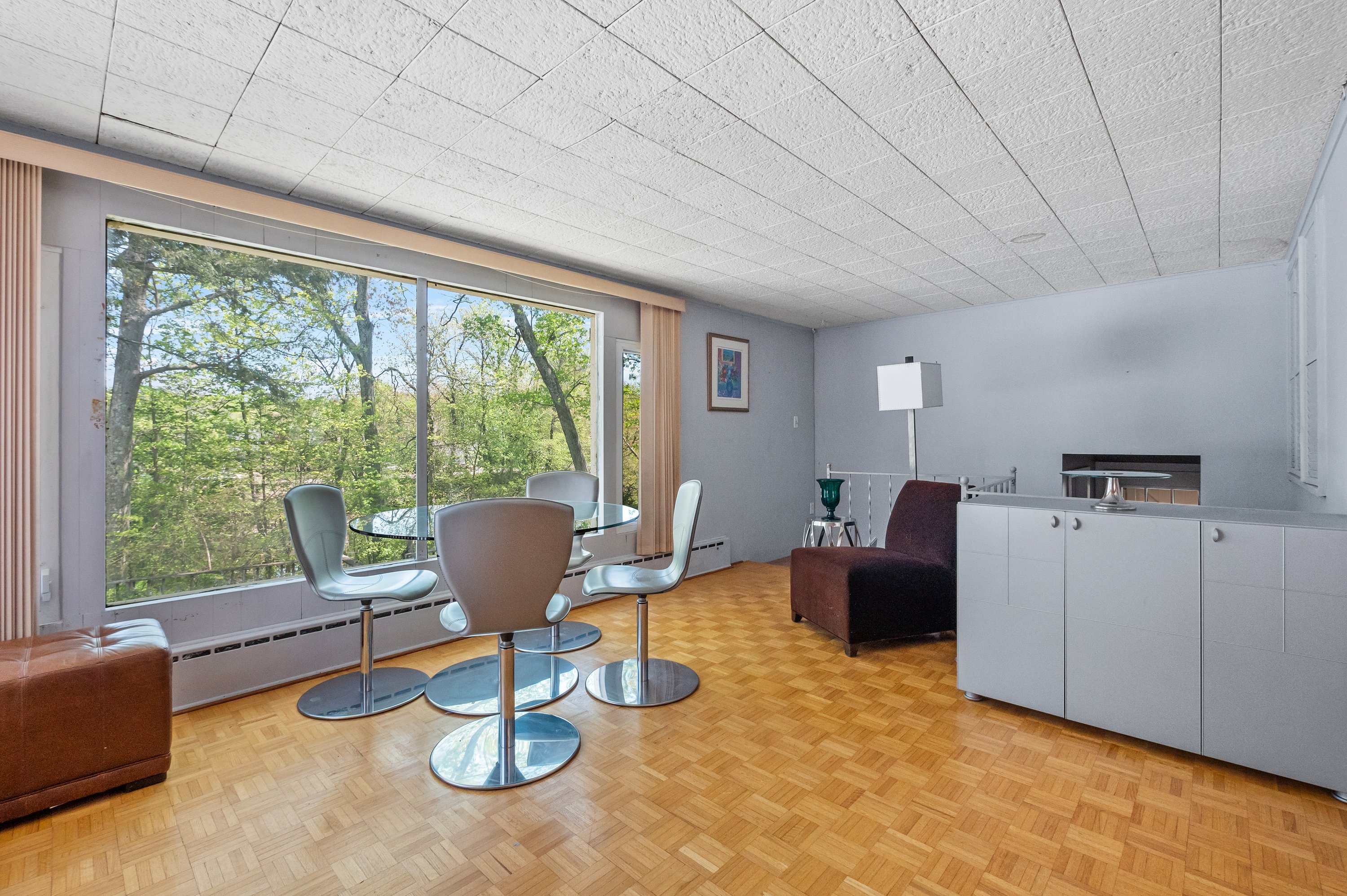 98 Roosevelt Boulevard 