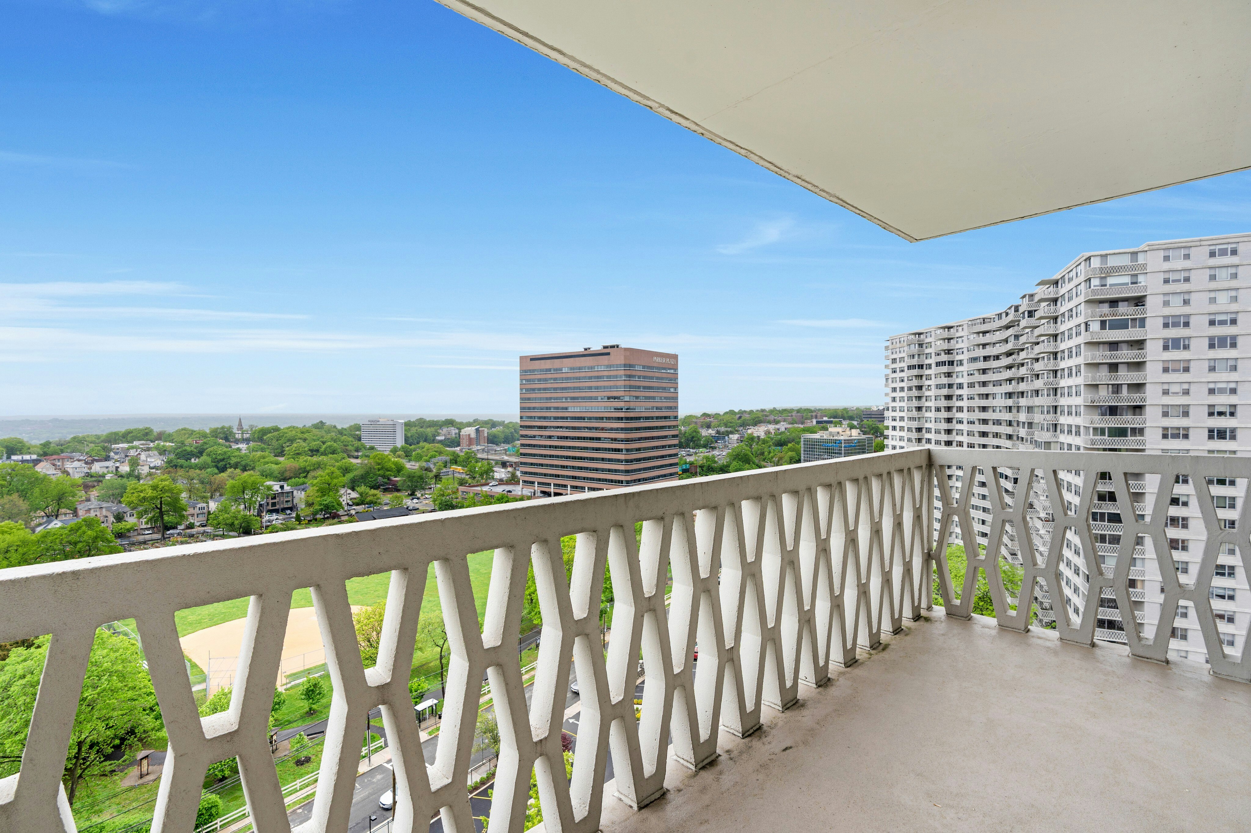 2000 Linwood Avenue 16B