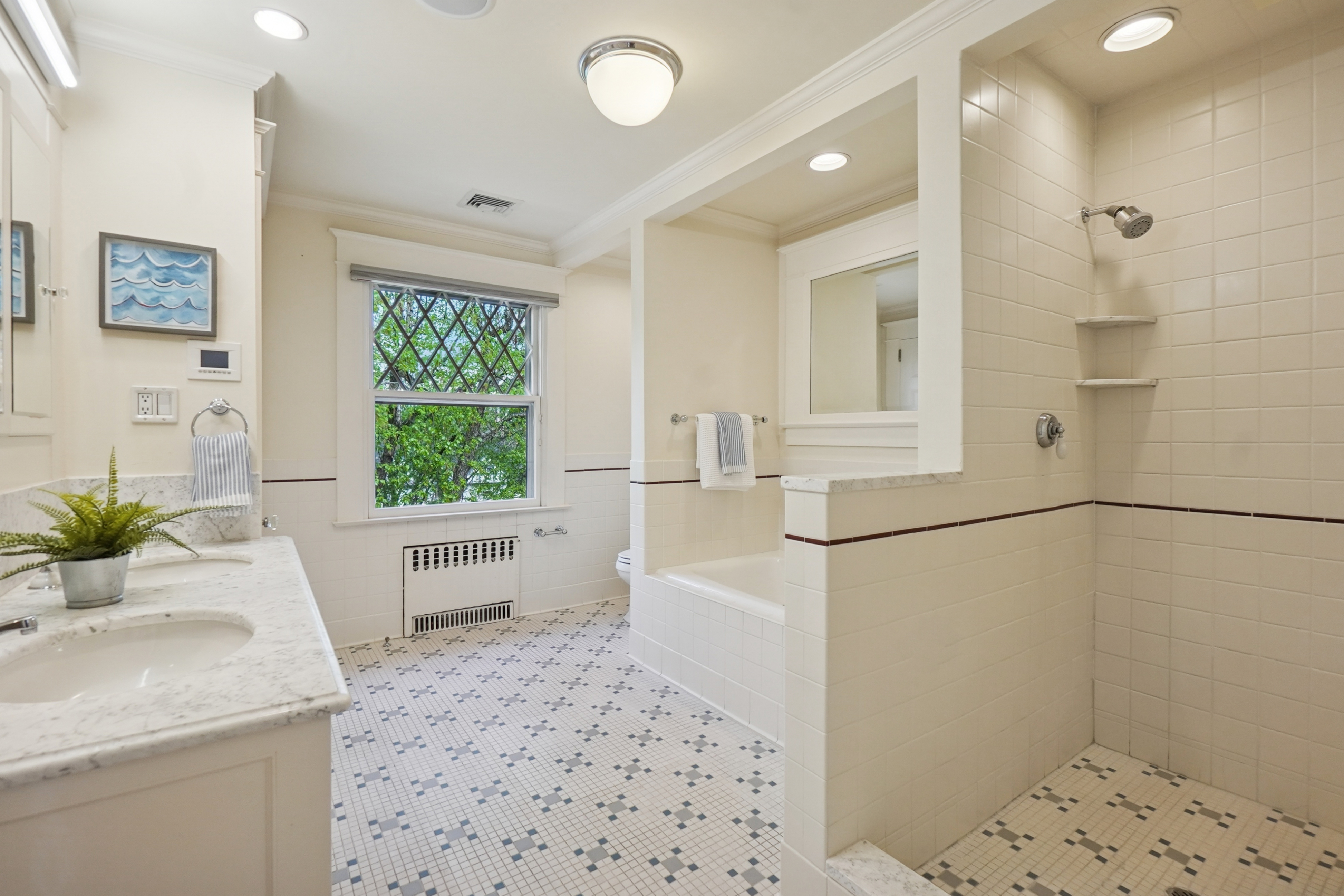 384 Upper Mountain Avenue 