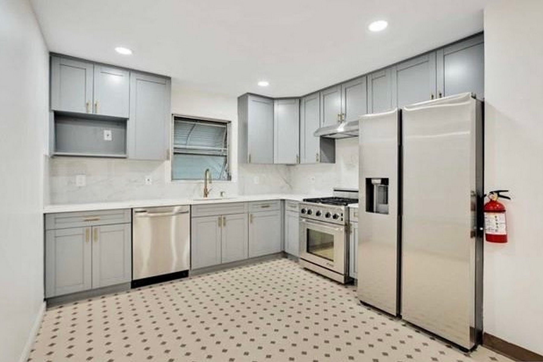 6 Miller Avenue 