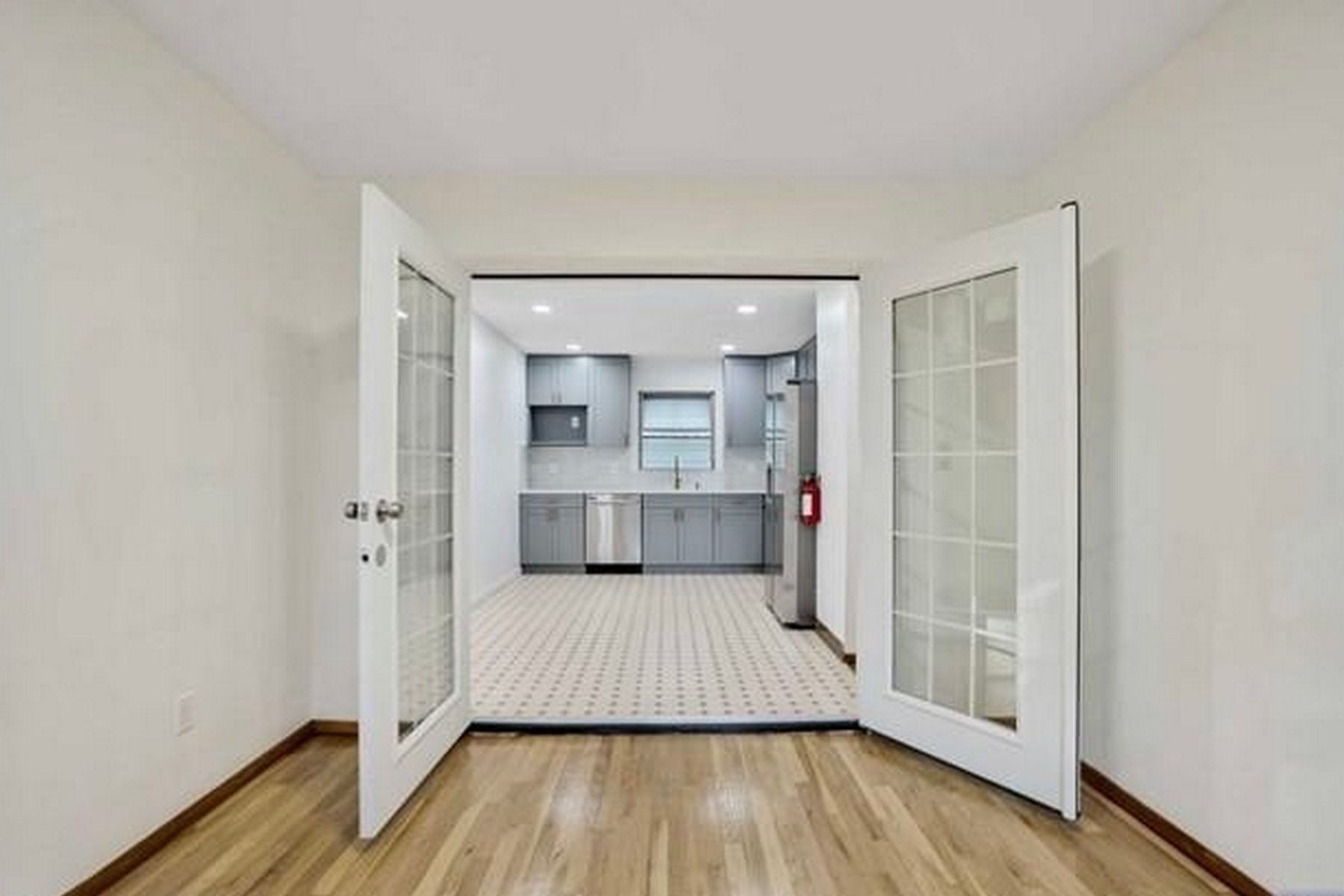 6 Miller Avenue 