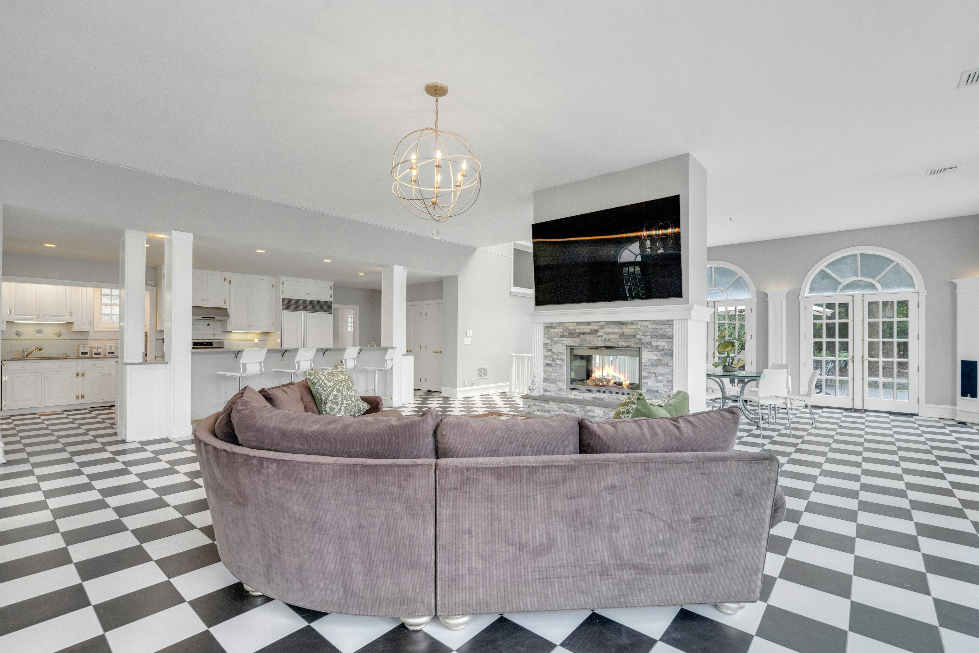 225 Glen Road 