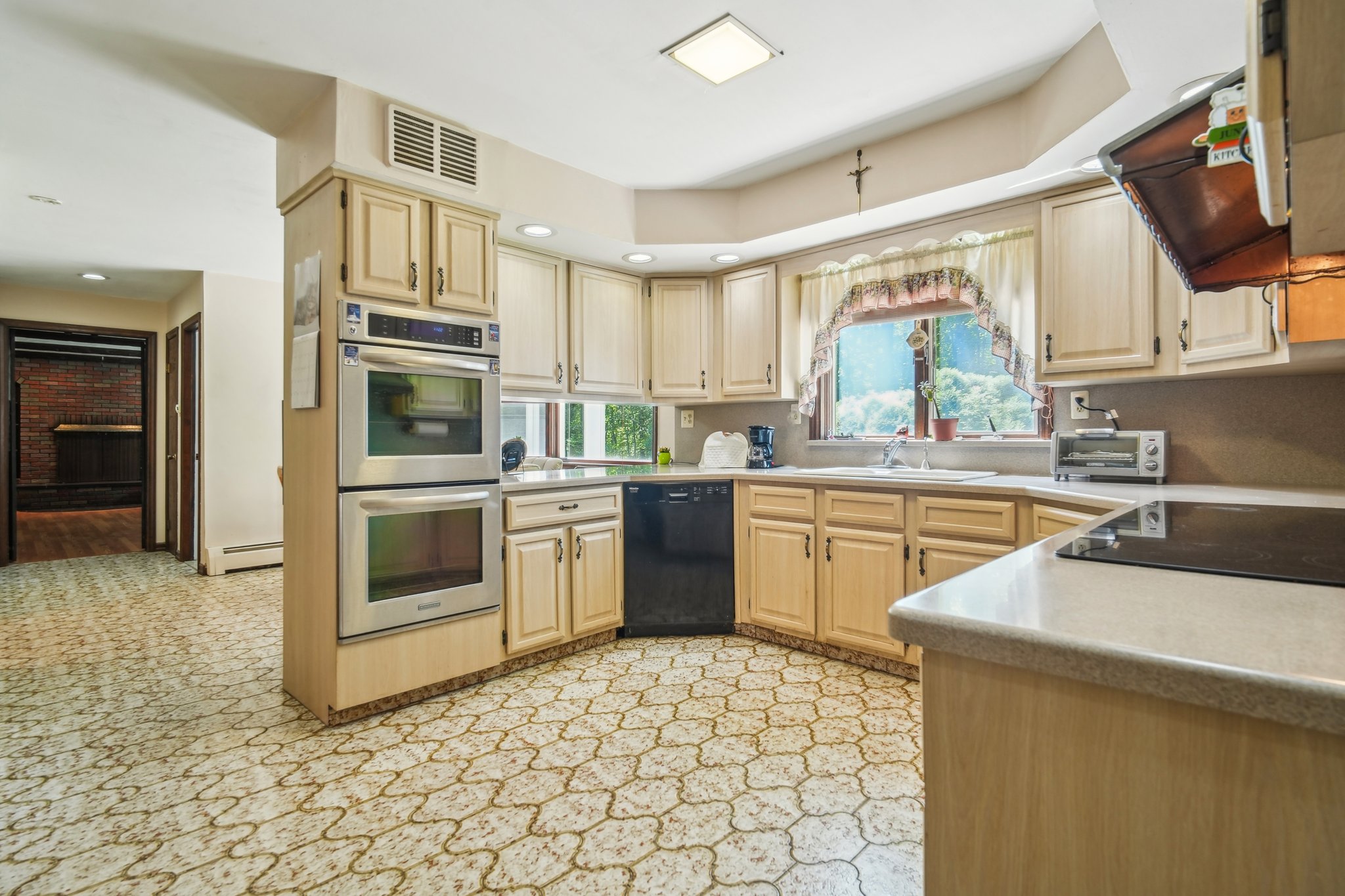 22 Christopher Place 