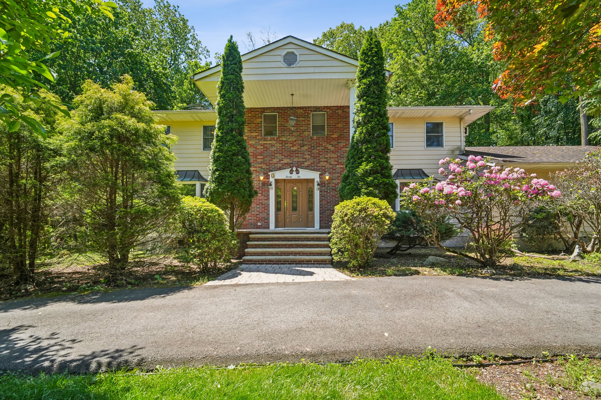 22 Christopher Place 