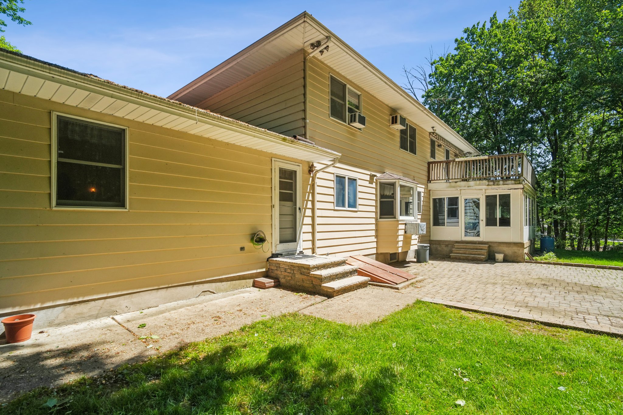 22 Christopher Place 