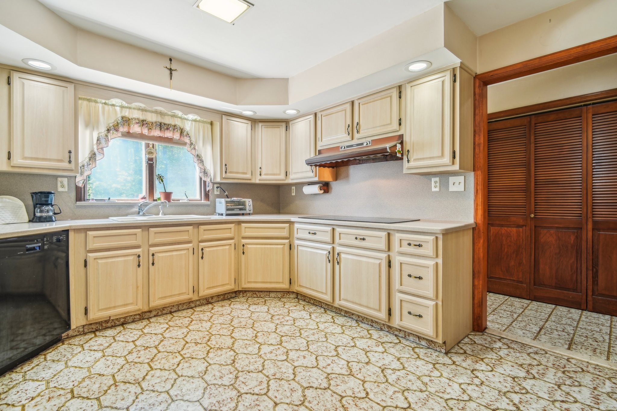 22 Christopher Place 