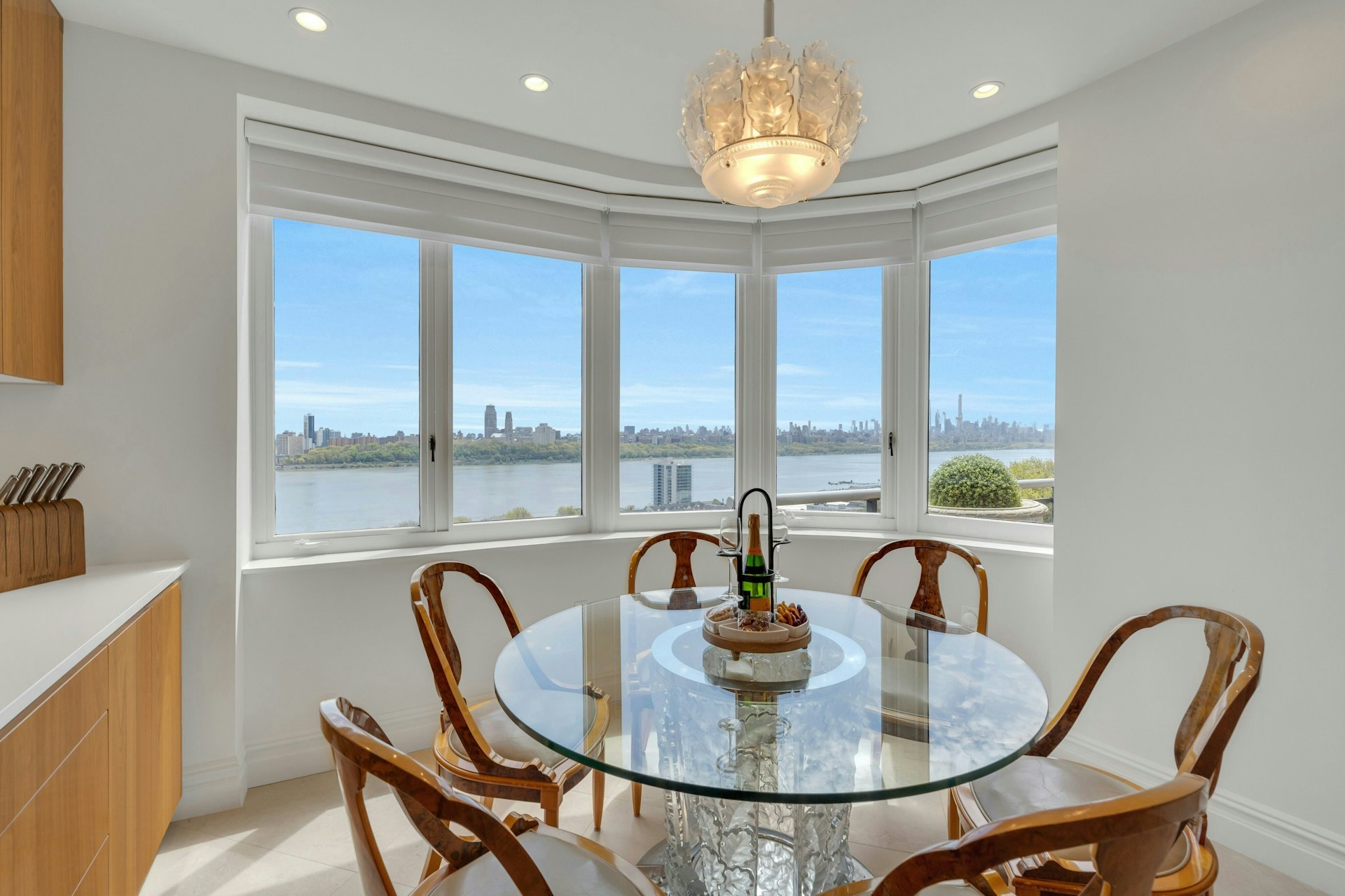 100 Carlyle Unit# CSVP6