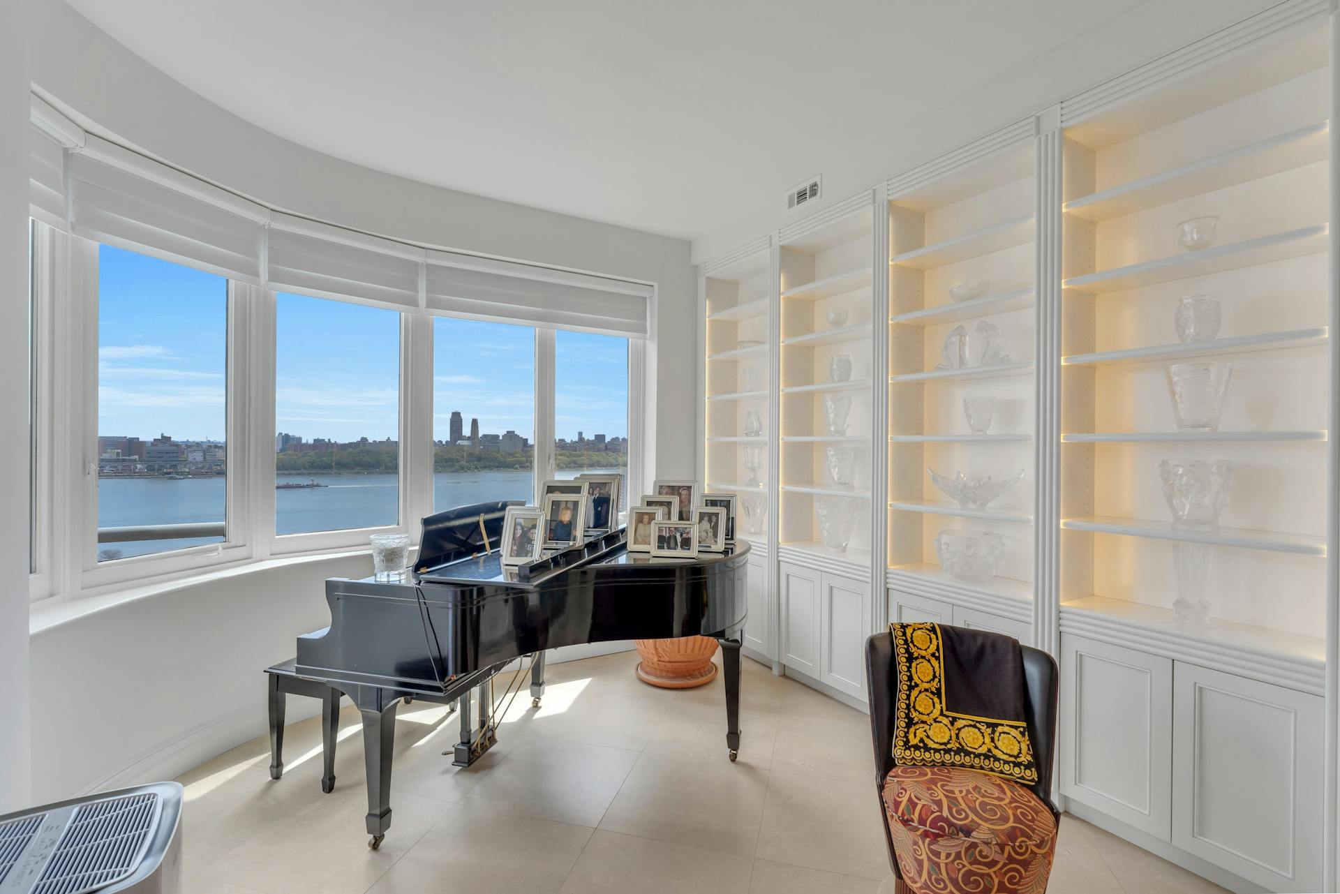 100 Carlyle Unit# CSVP6