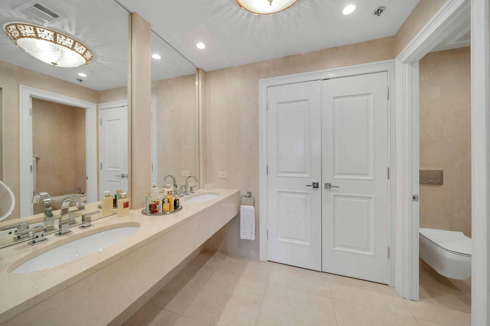 100 Carlyle Unit# CSVP6