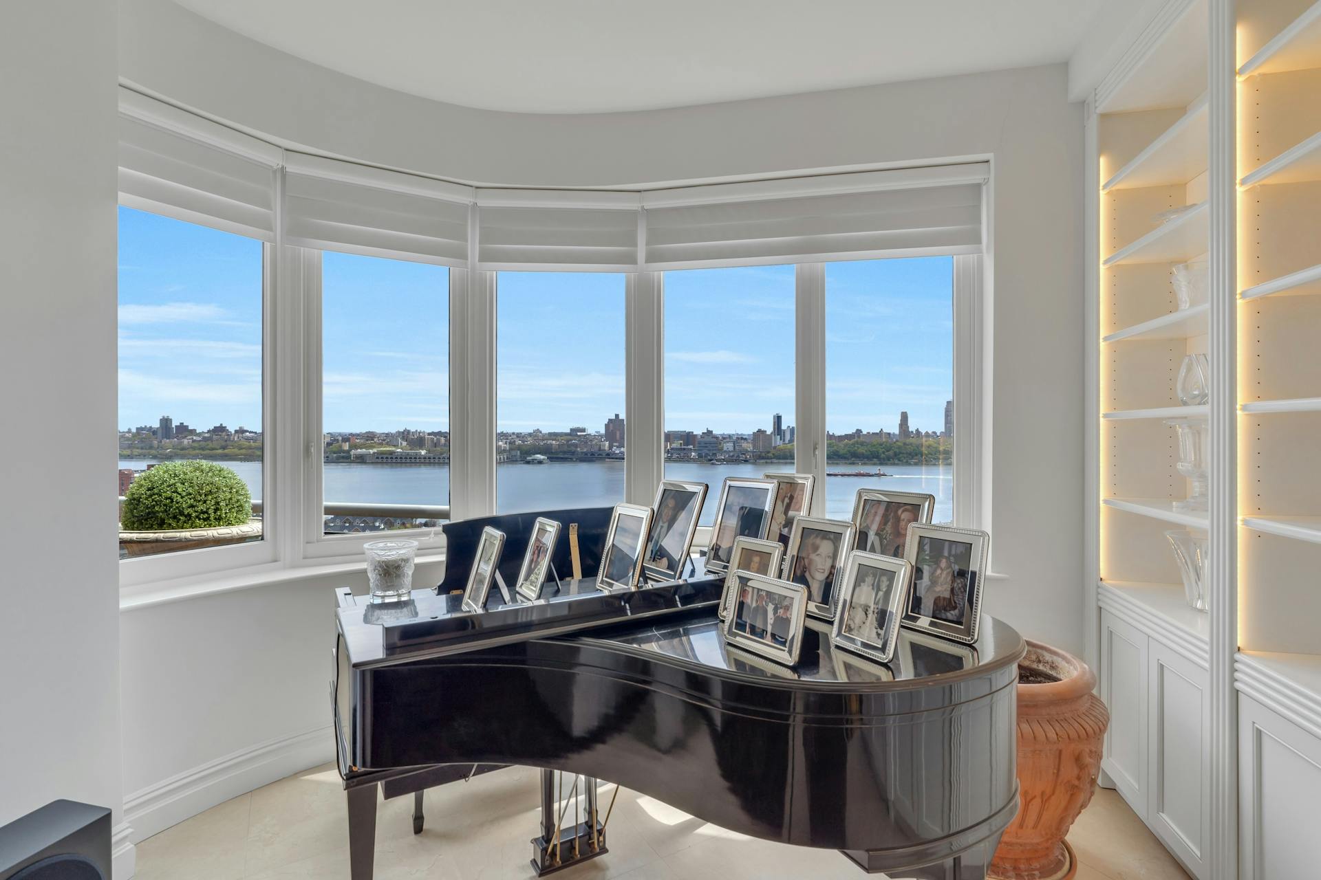 100 Carlyle Unit# CSVP6