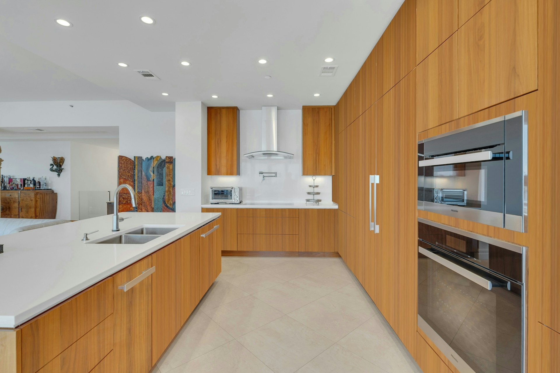 100 Carlyle Unit# CSVP6