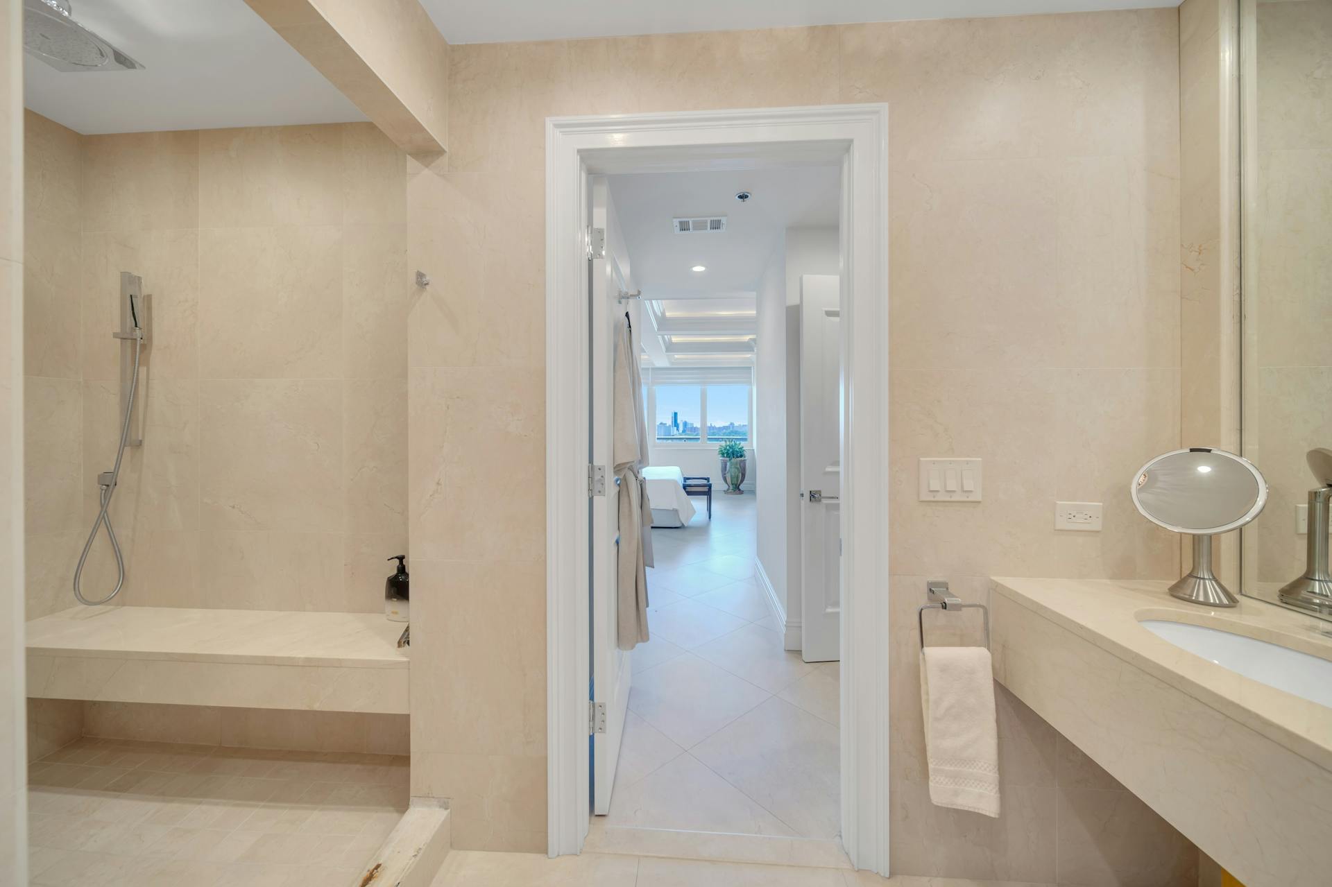 100 Carlyle Unit# CSVP6