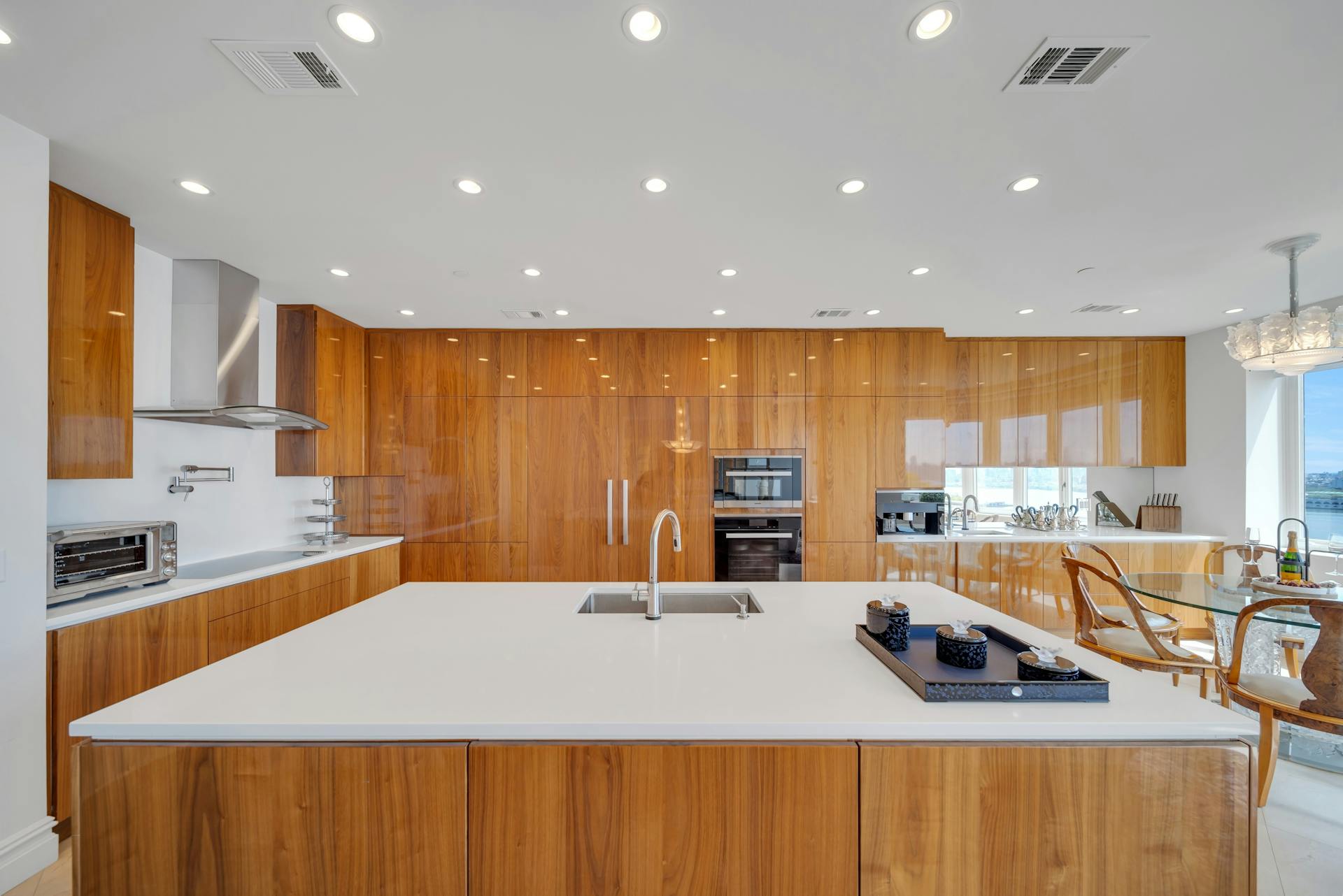 100 Carlyle Unit# CSVP6