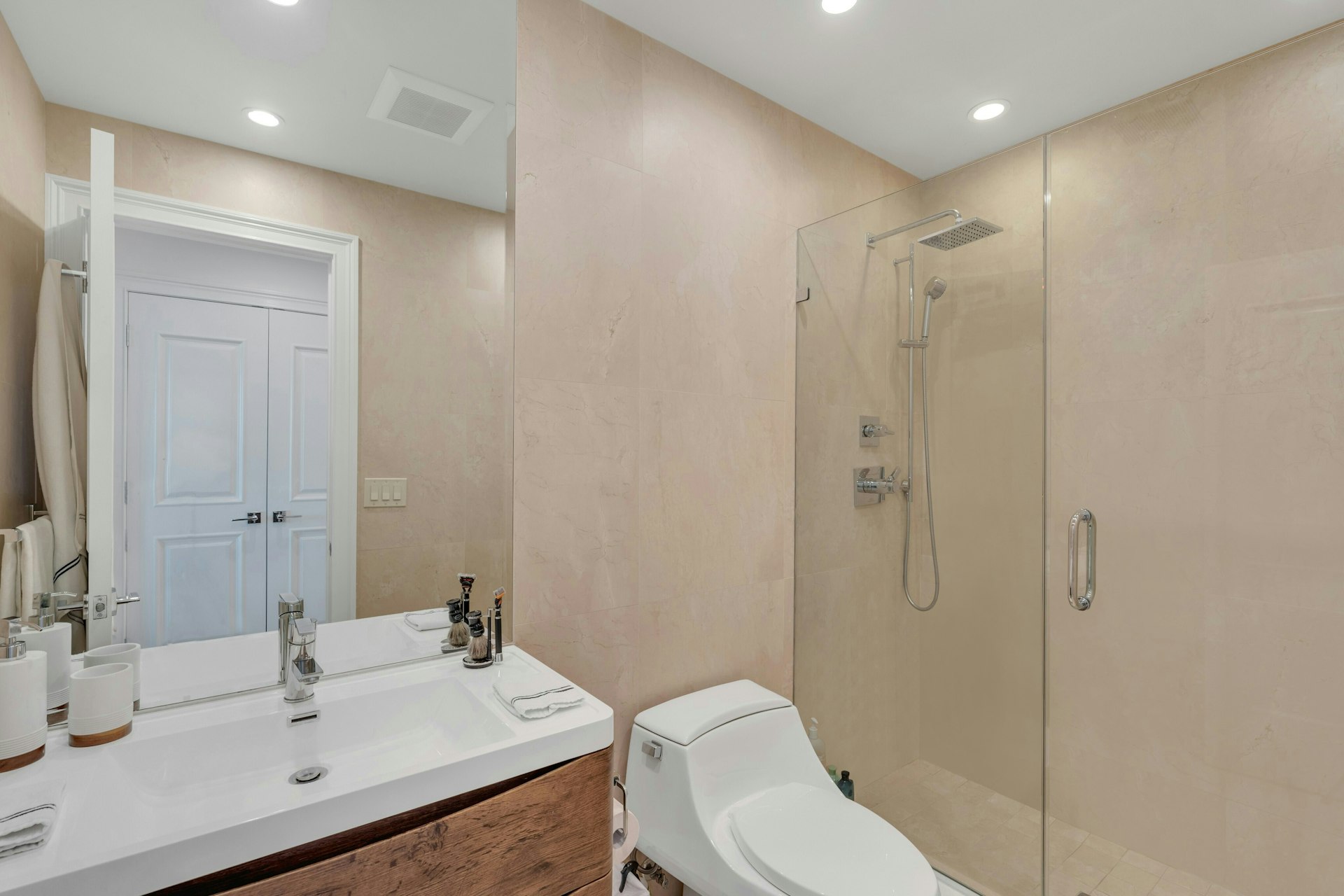 100 Carlyle Unit# CSVP6