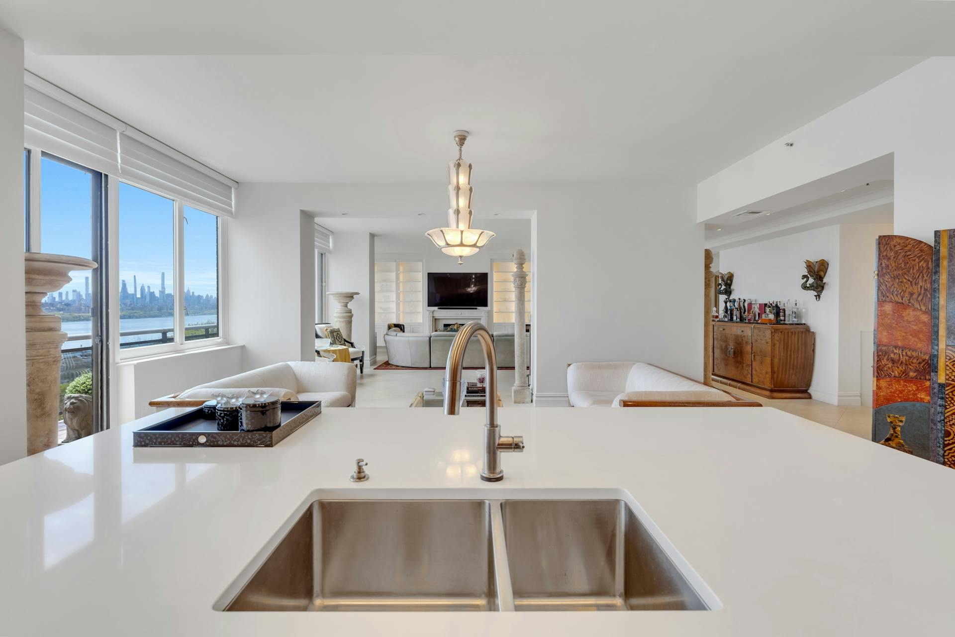 100 Carlyle Unit# CSVP6