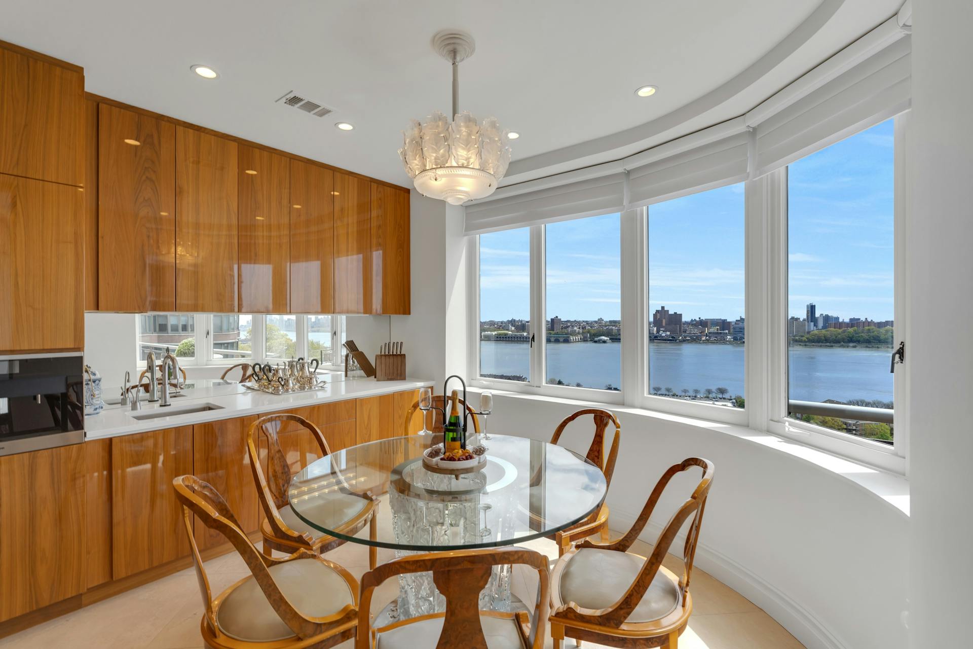 100 Carlyle Unit# CSVP6