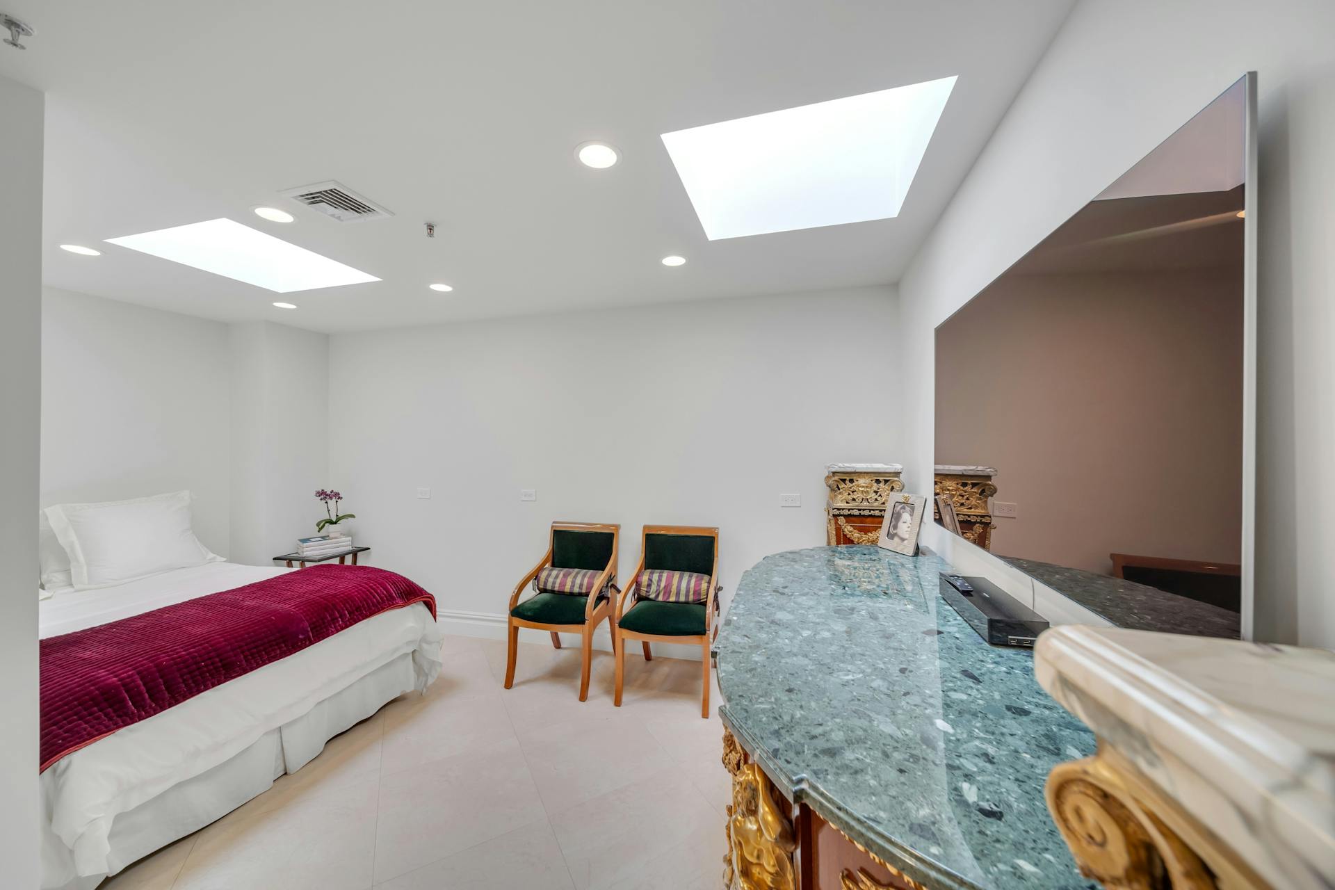 100 Carlyle Unit# CSVP6