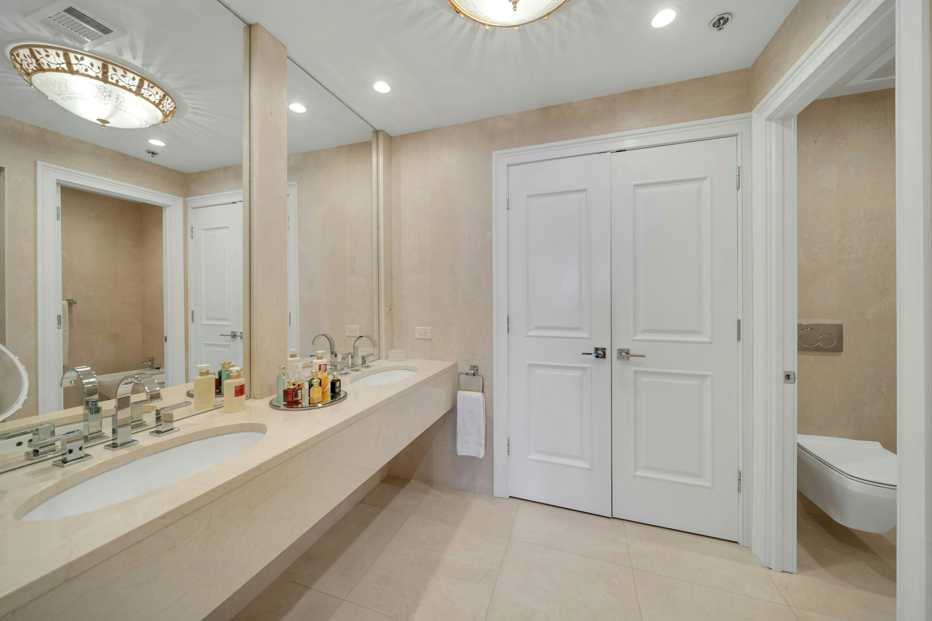 100 Carlyle Unit# CSVP6