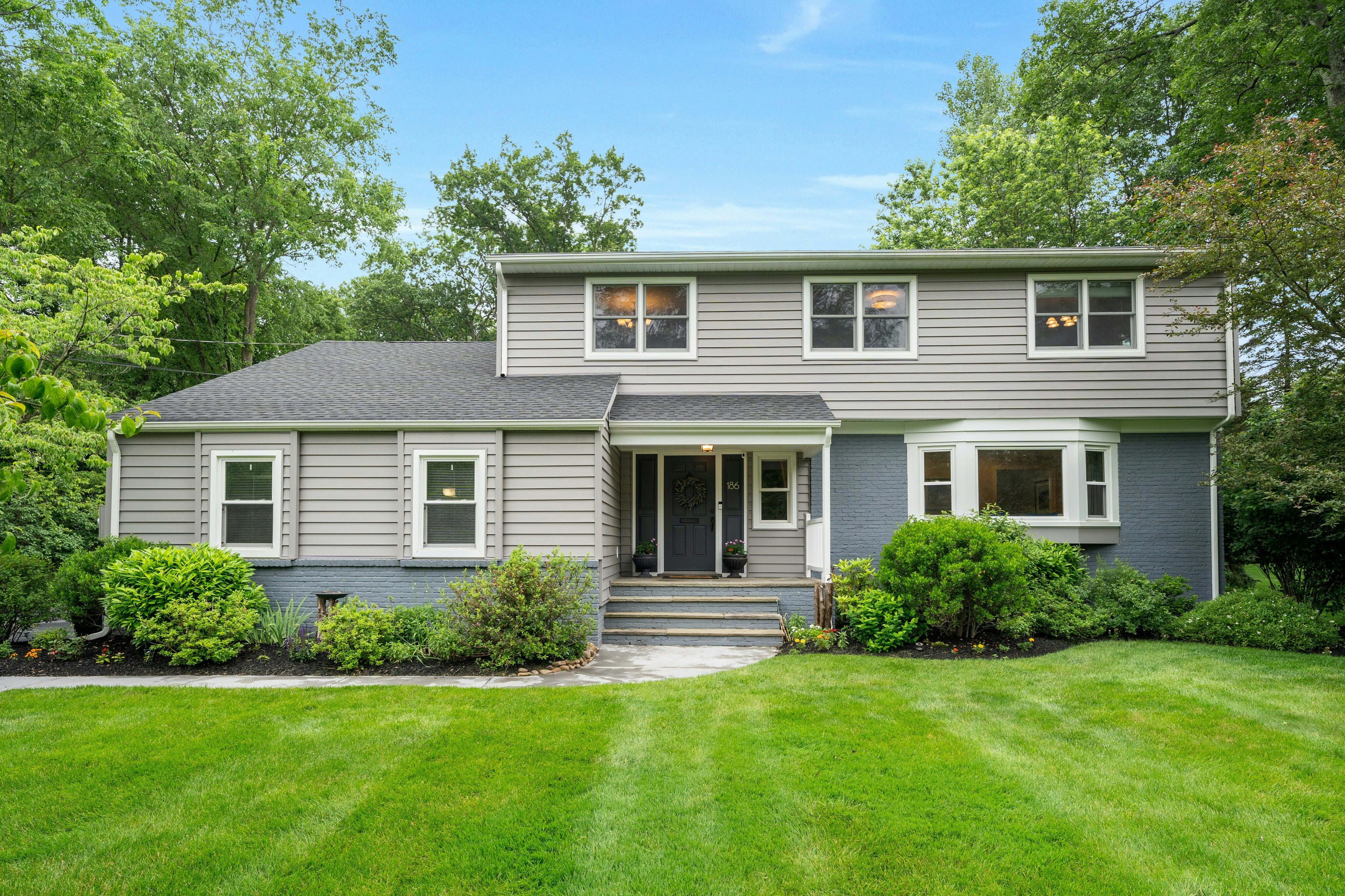 186 Coolidge Terrace 