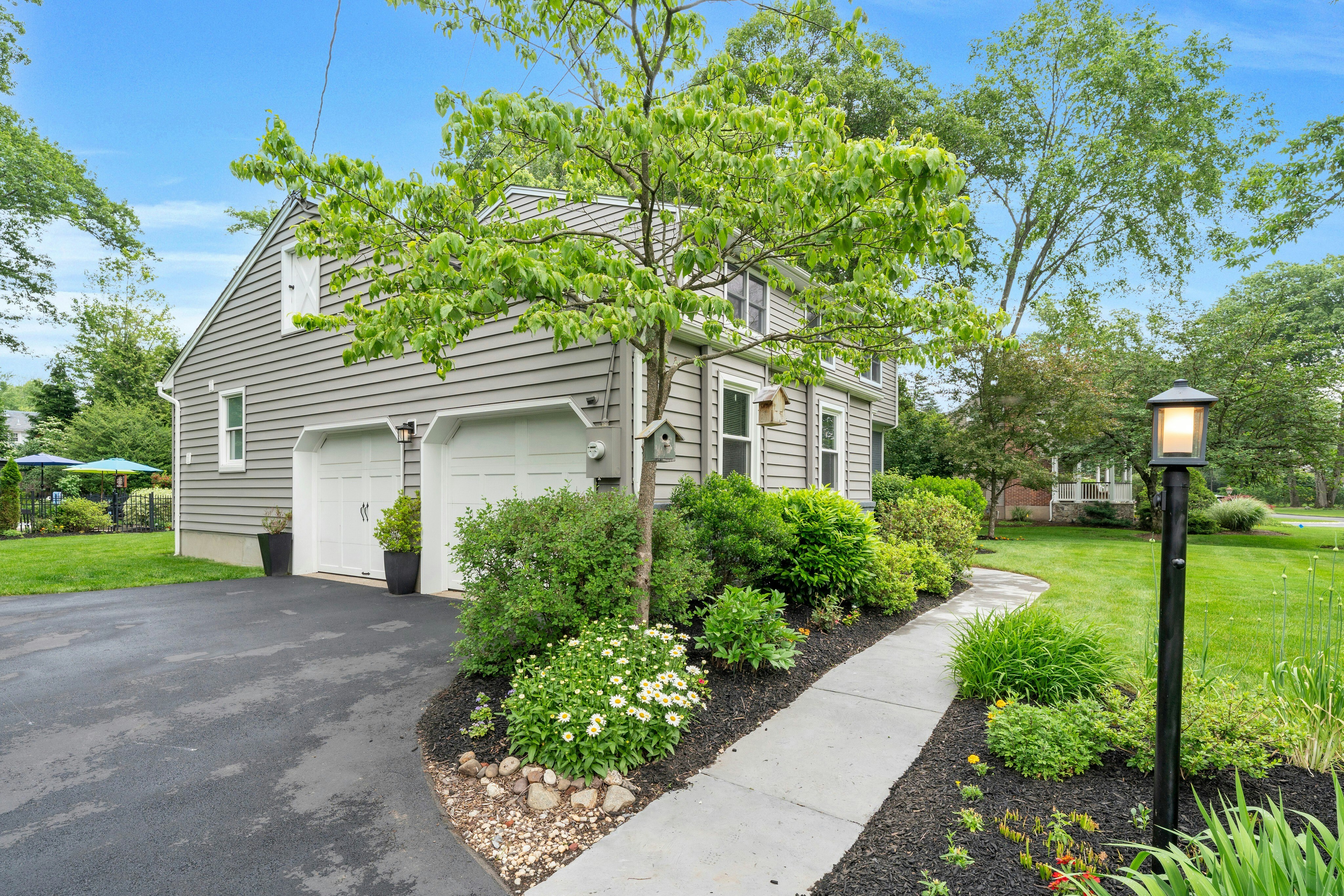 186 Coolidge Terrace 