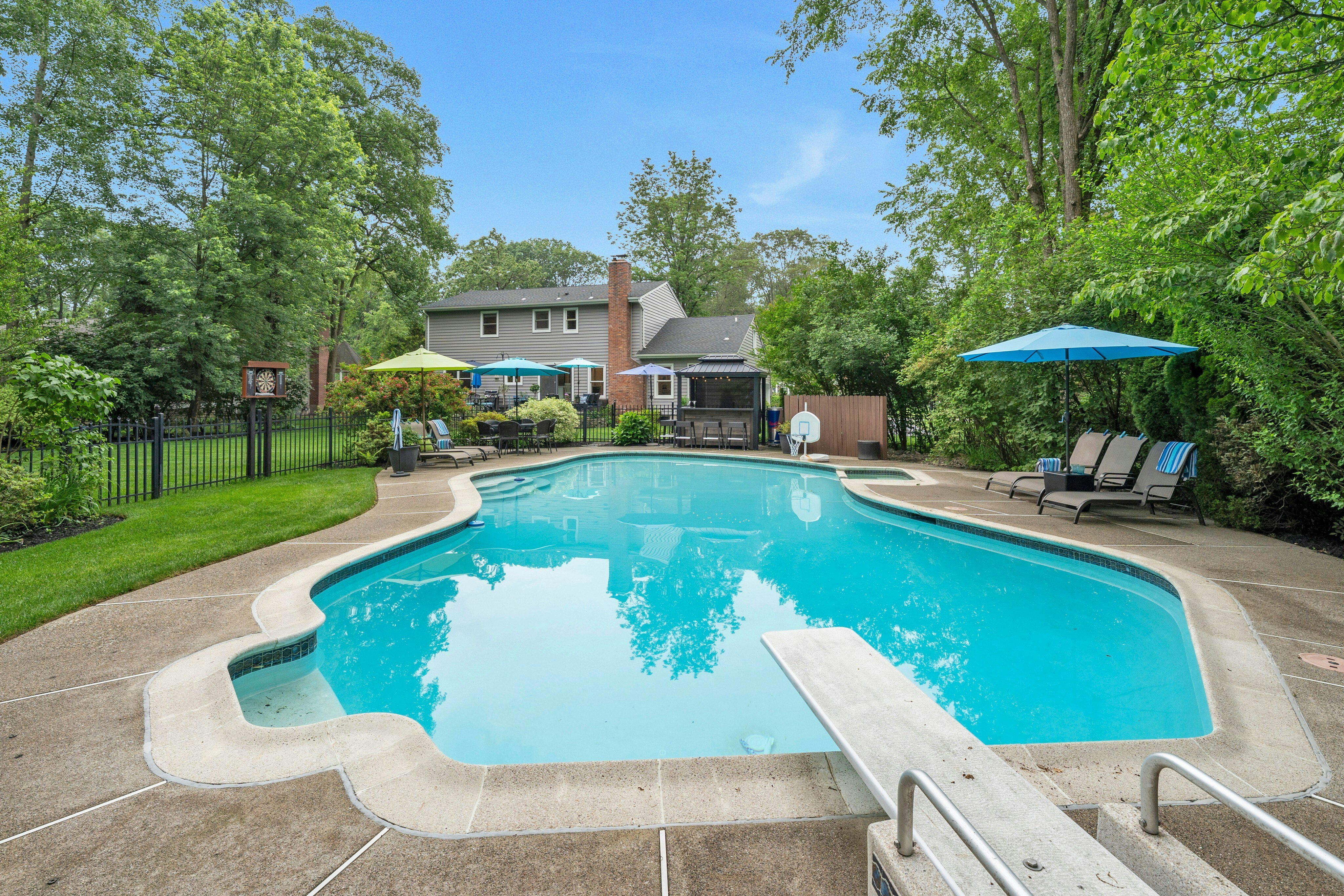 186 Coolidge Terrace 