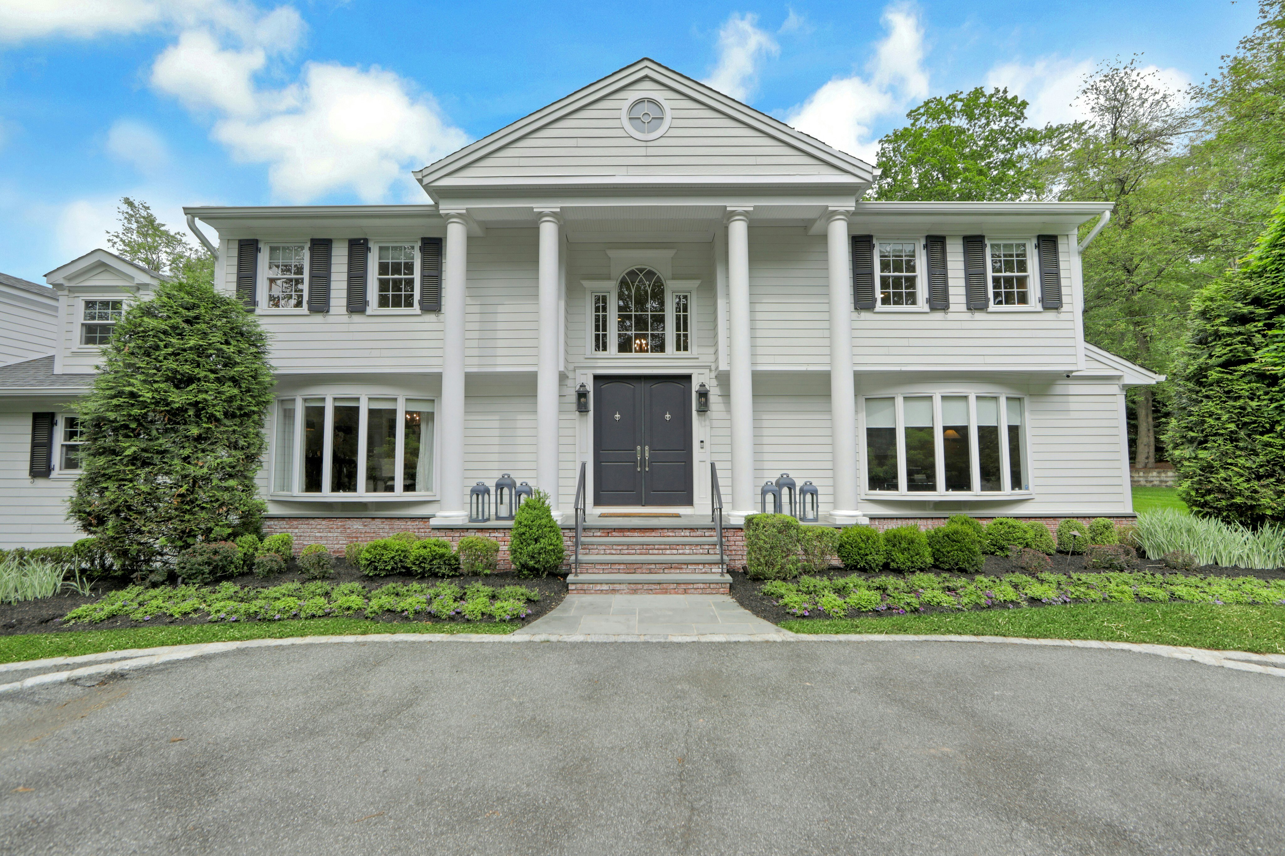 325 Hobar Court 
