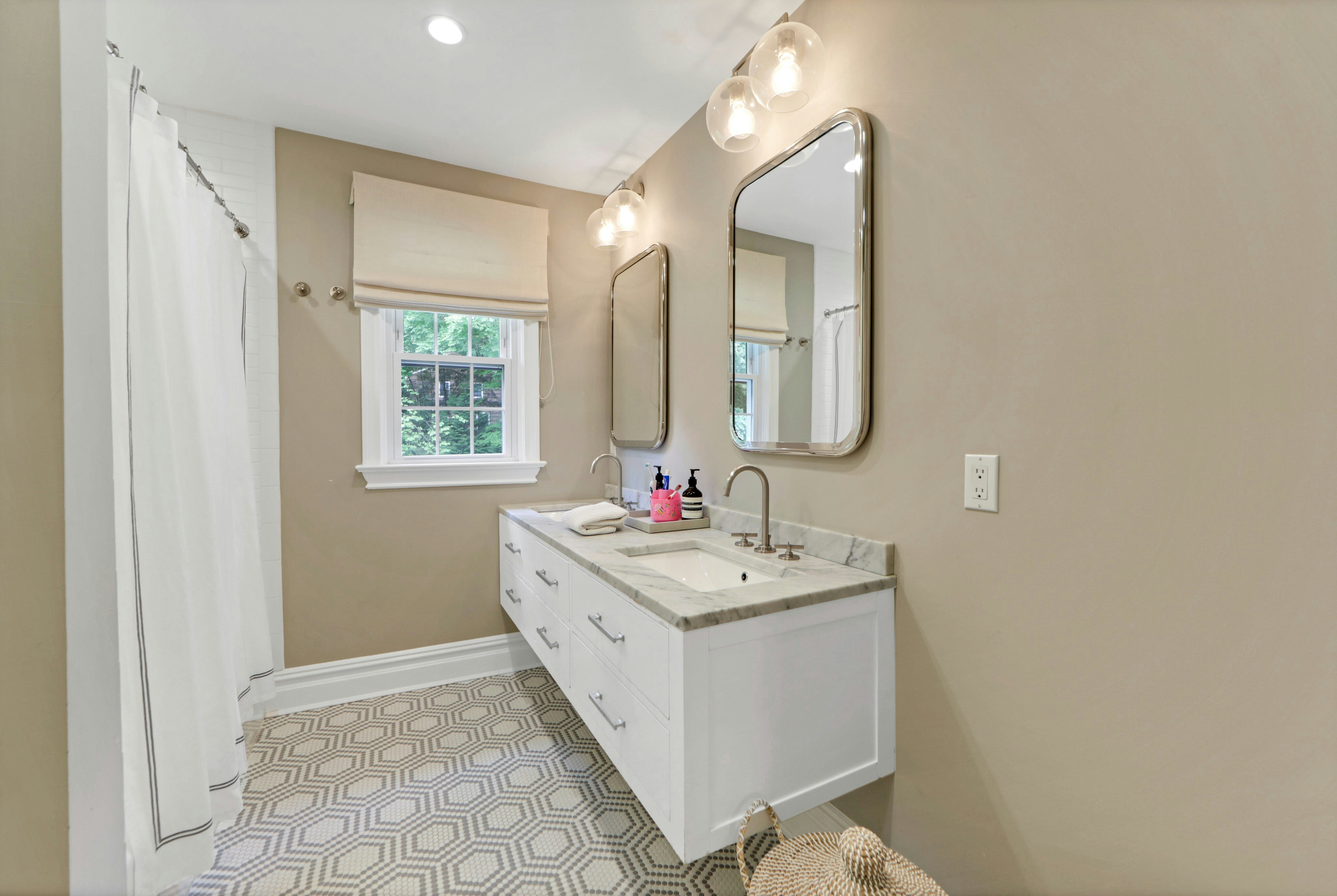 325 Hobar Court 
