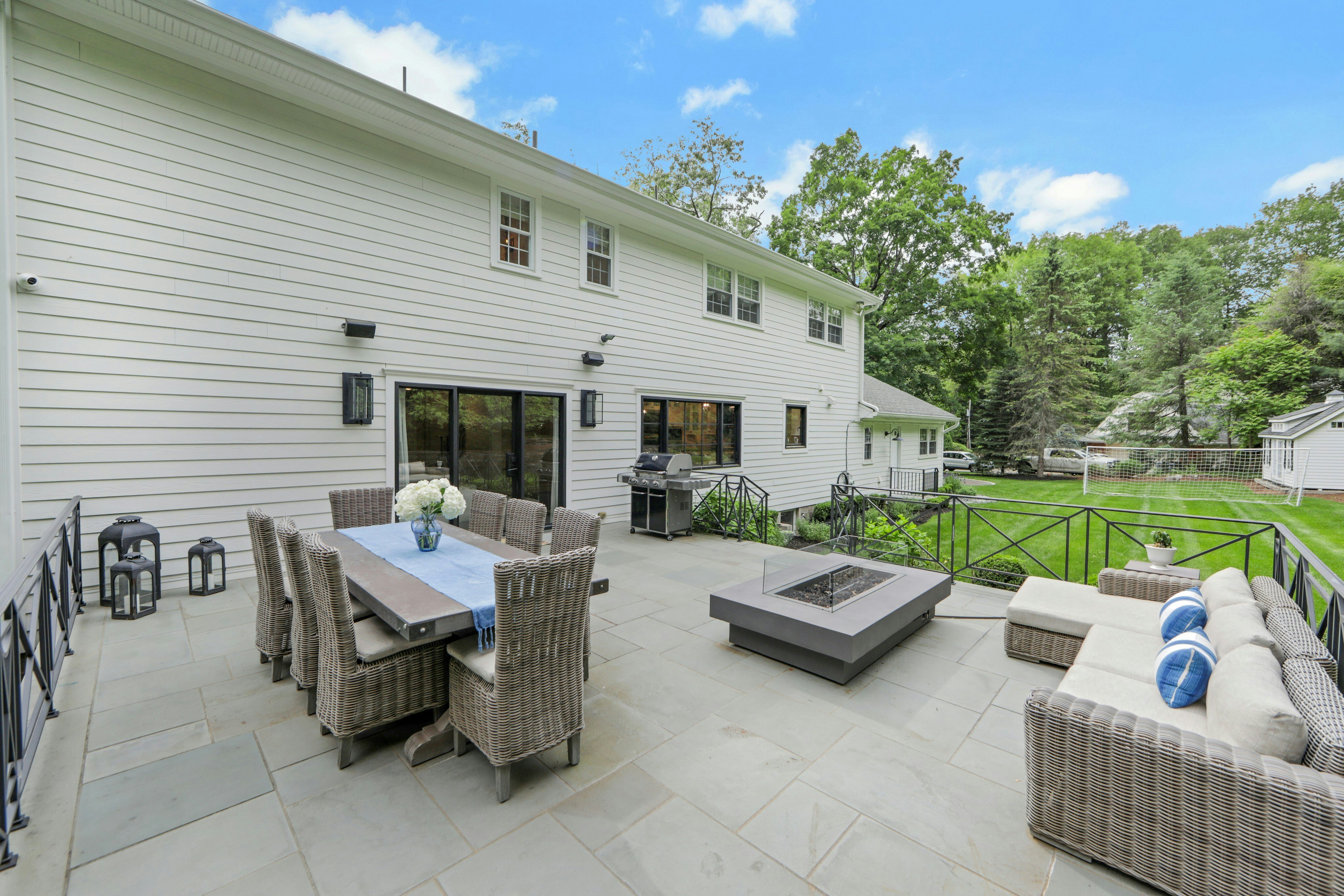 325 Hobar Court 