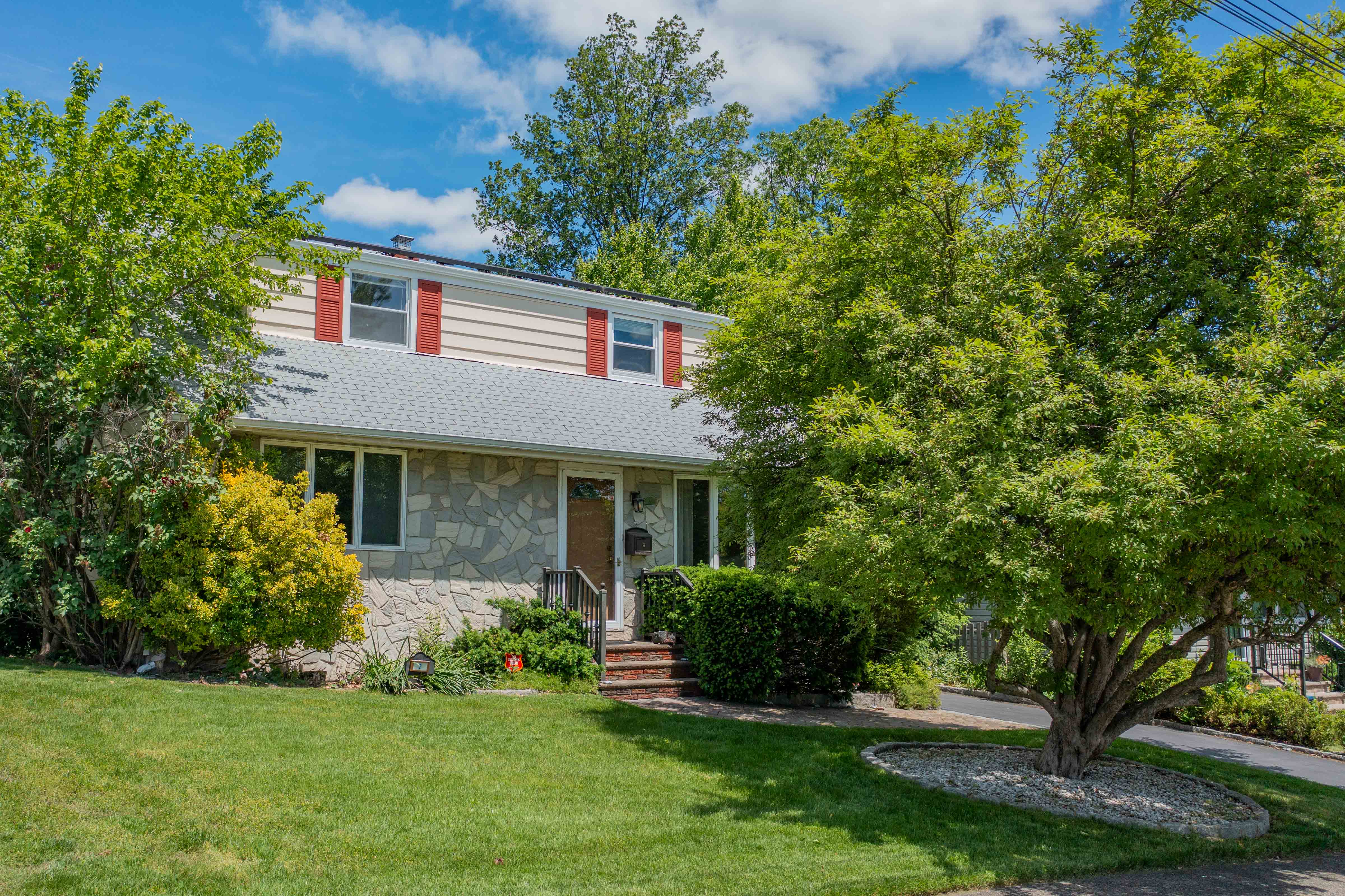9 Rutan Place 