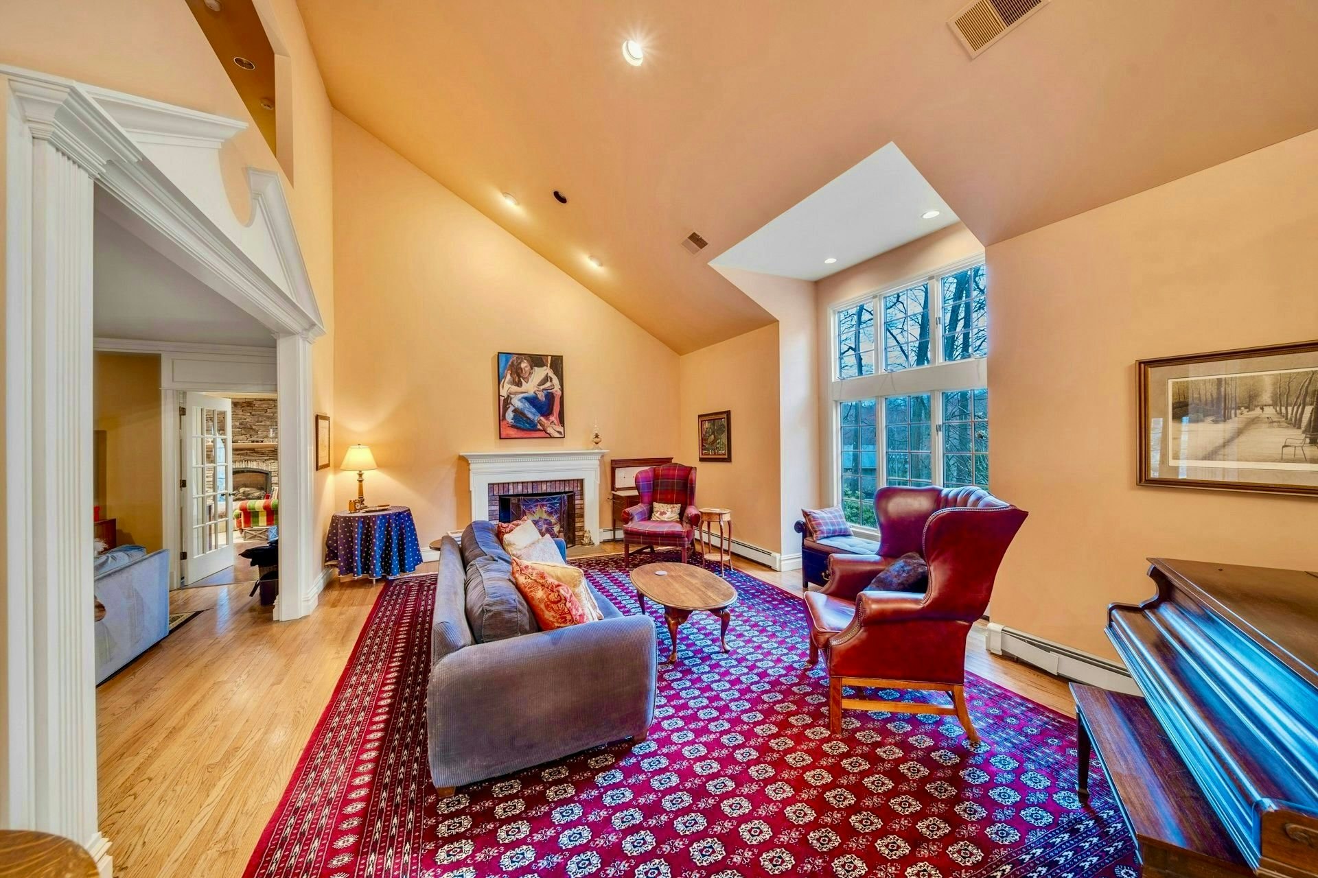 717 Ashmont