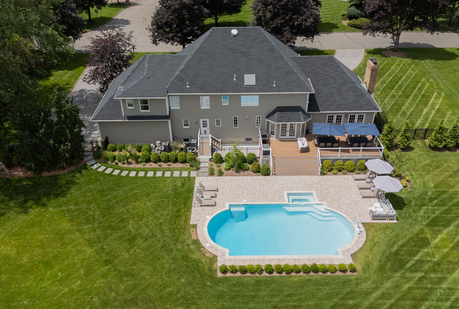 813 Sussex