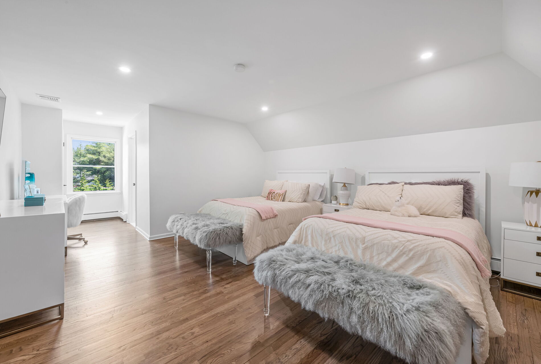 813 Sussex