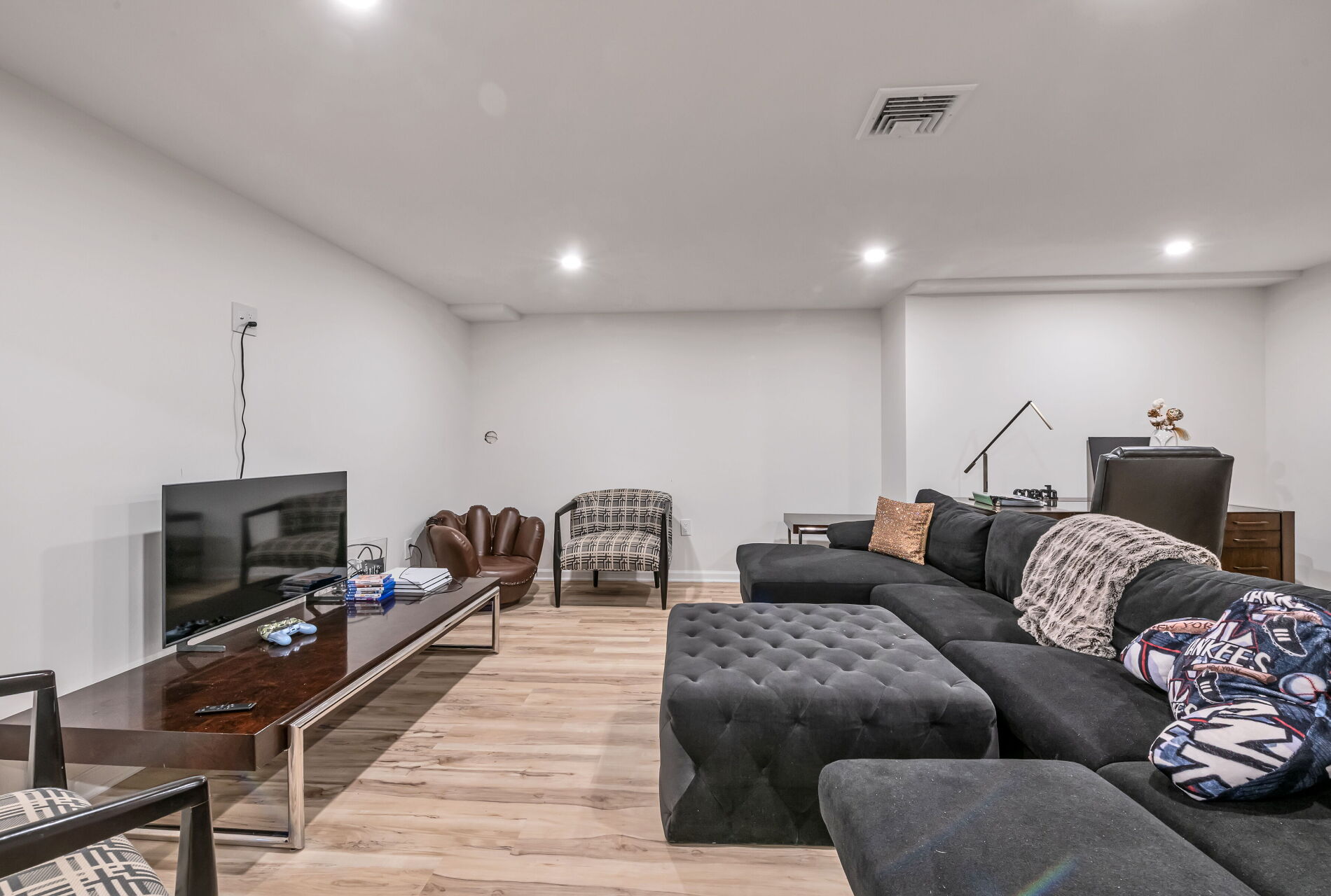 813 Sussex