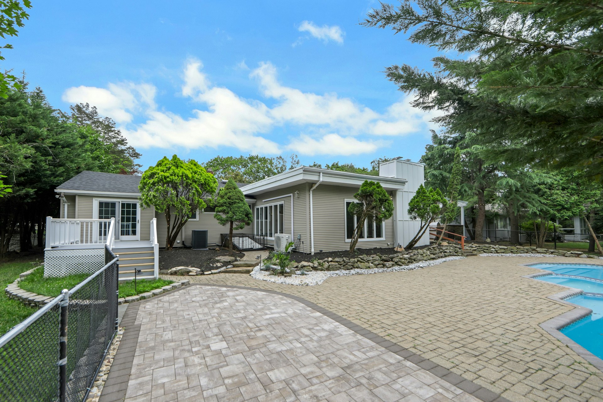 242 Brook Street 