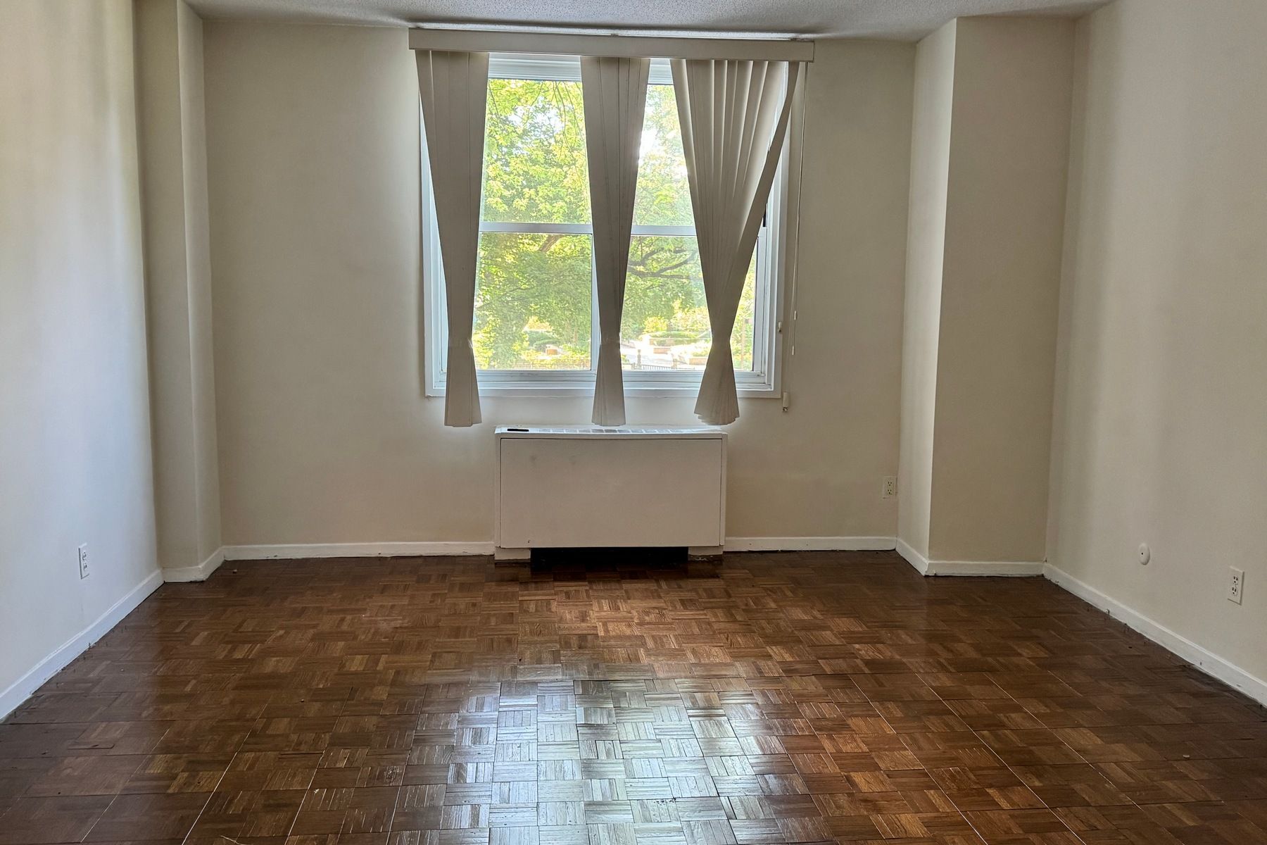 2200 North Central Rd #1N 