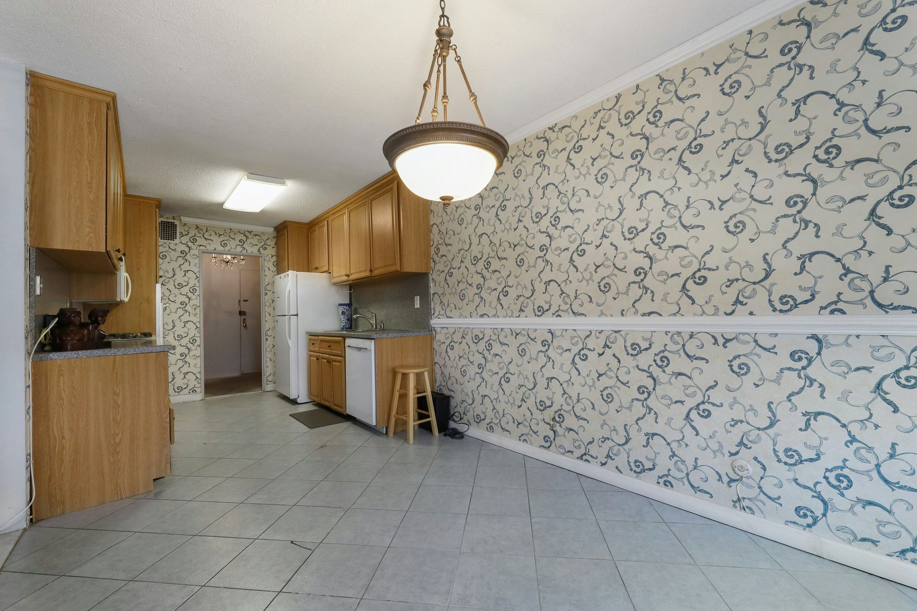 2200 North Central Rd #1N 