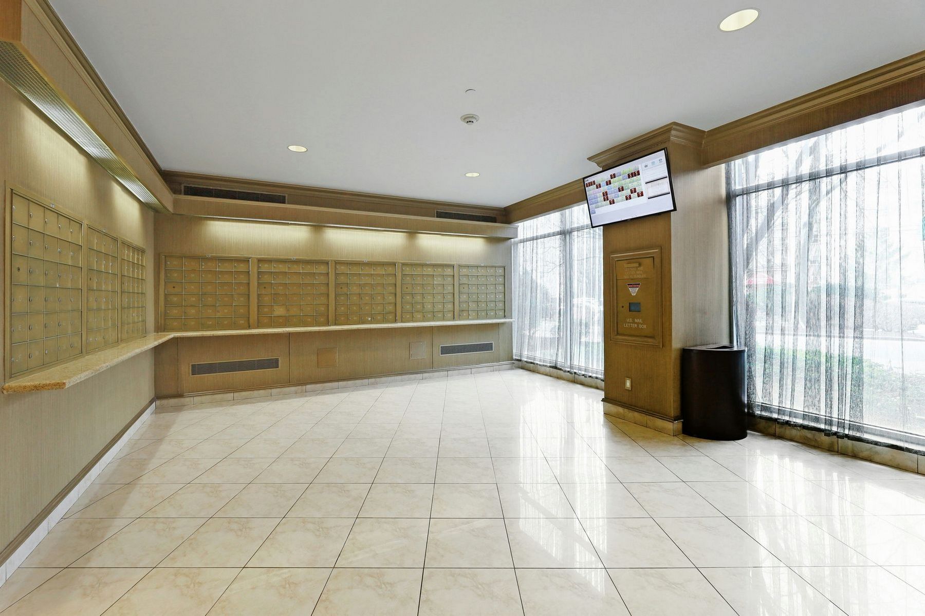 2200 North Central Rd #1N 