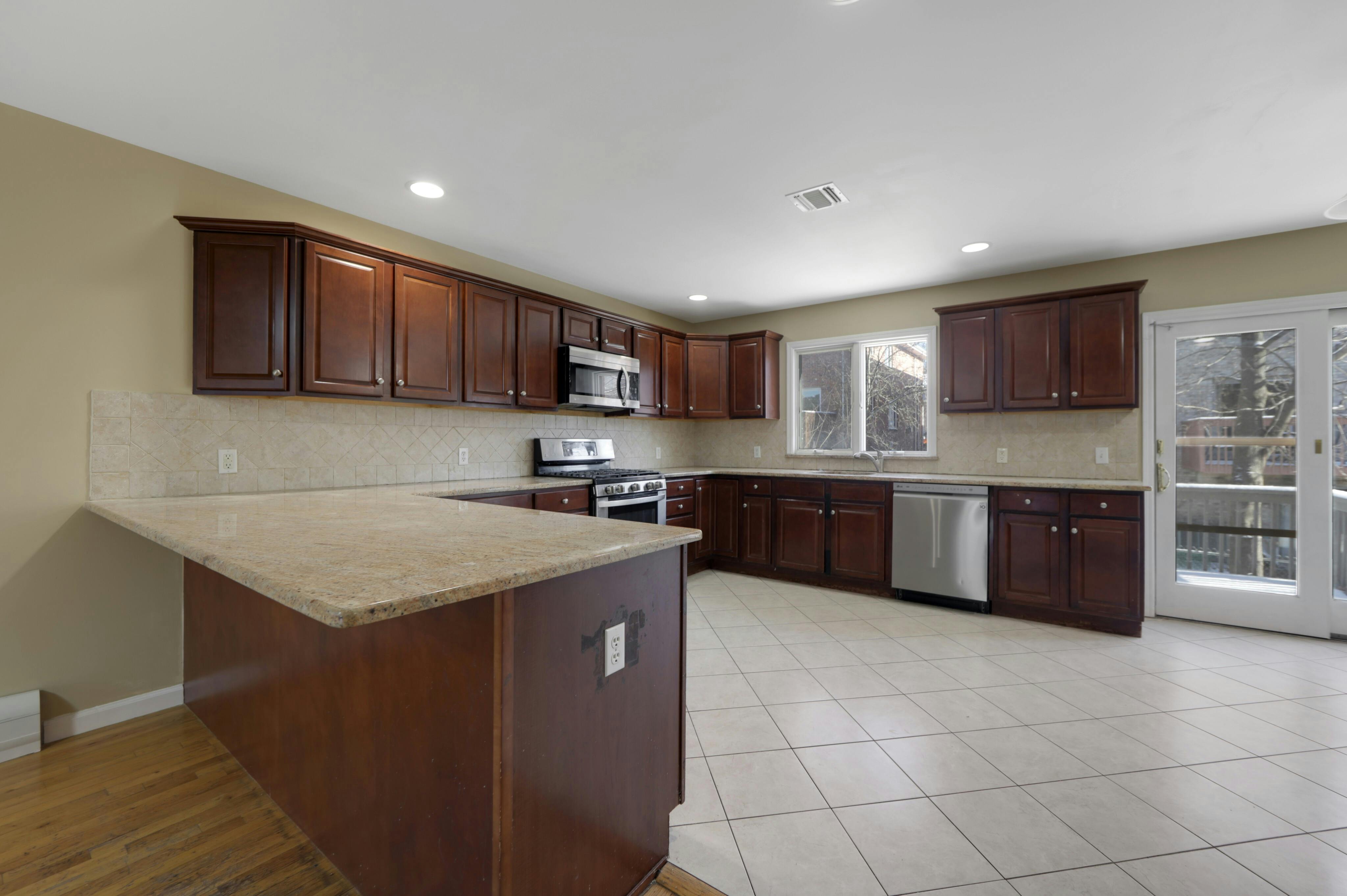 530A 1st Street 