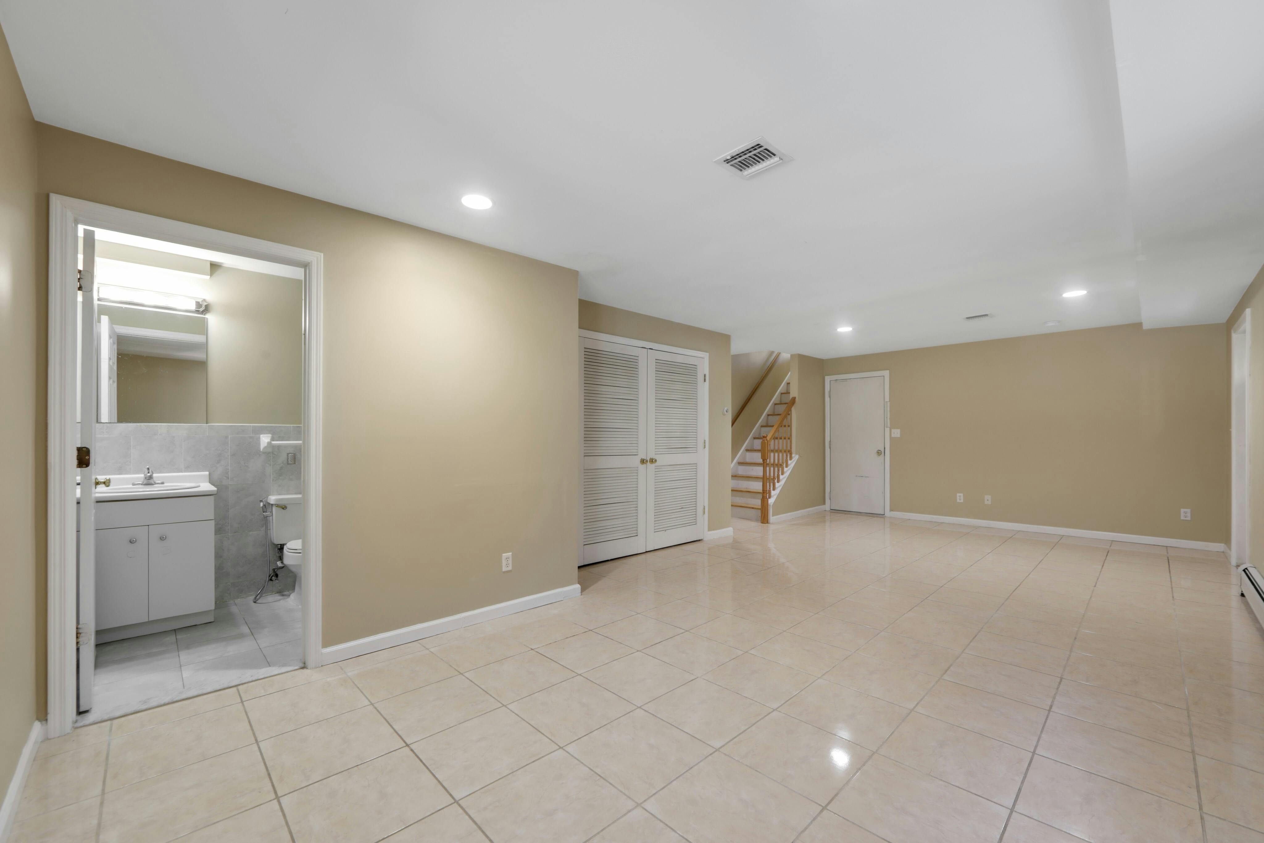 530A 1st Street 