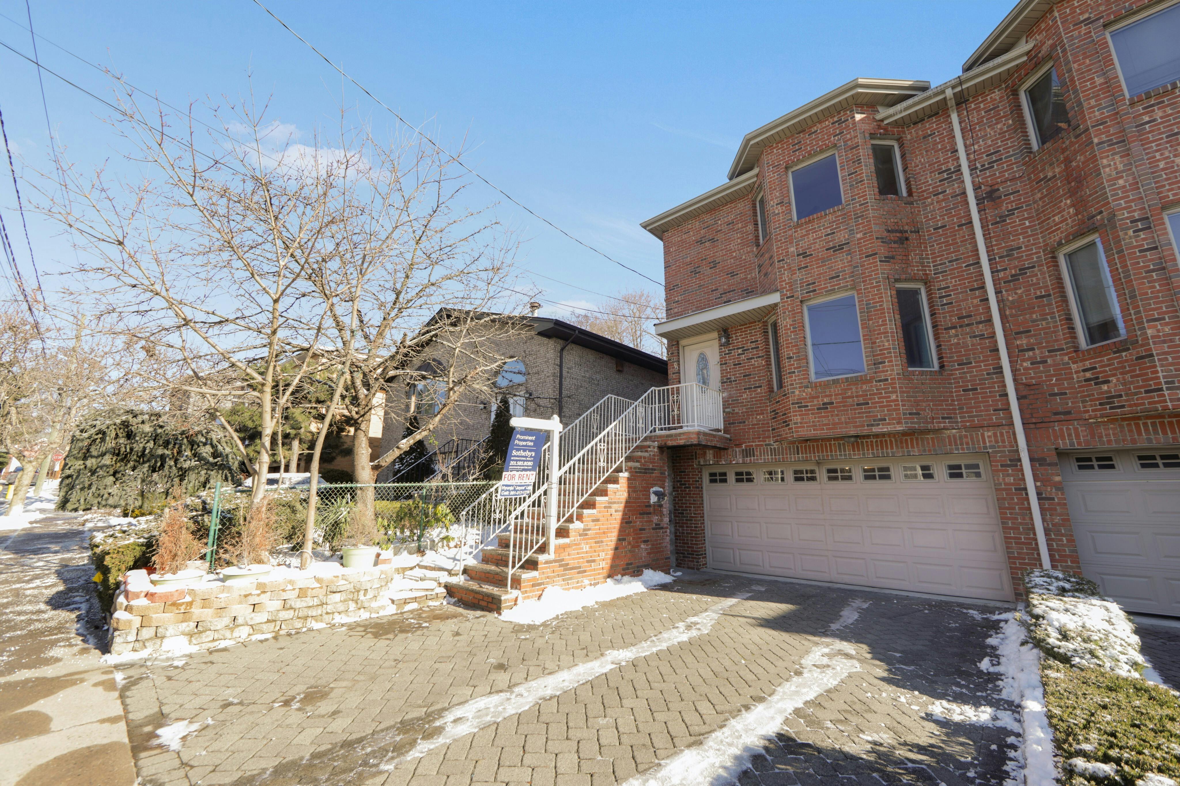 530A 1st Street 
