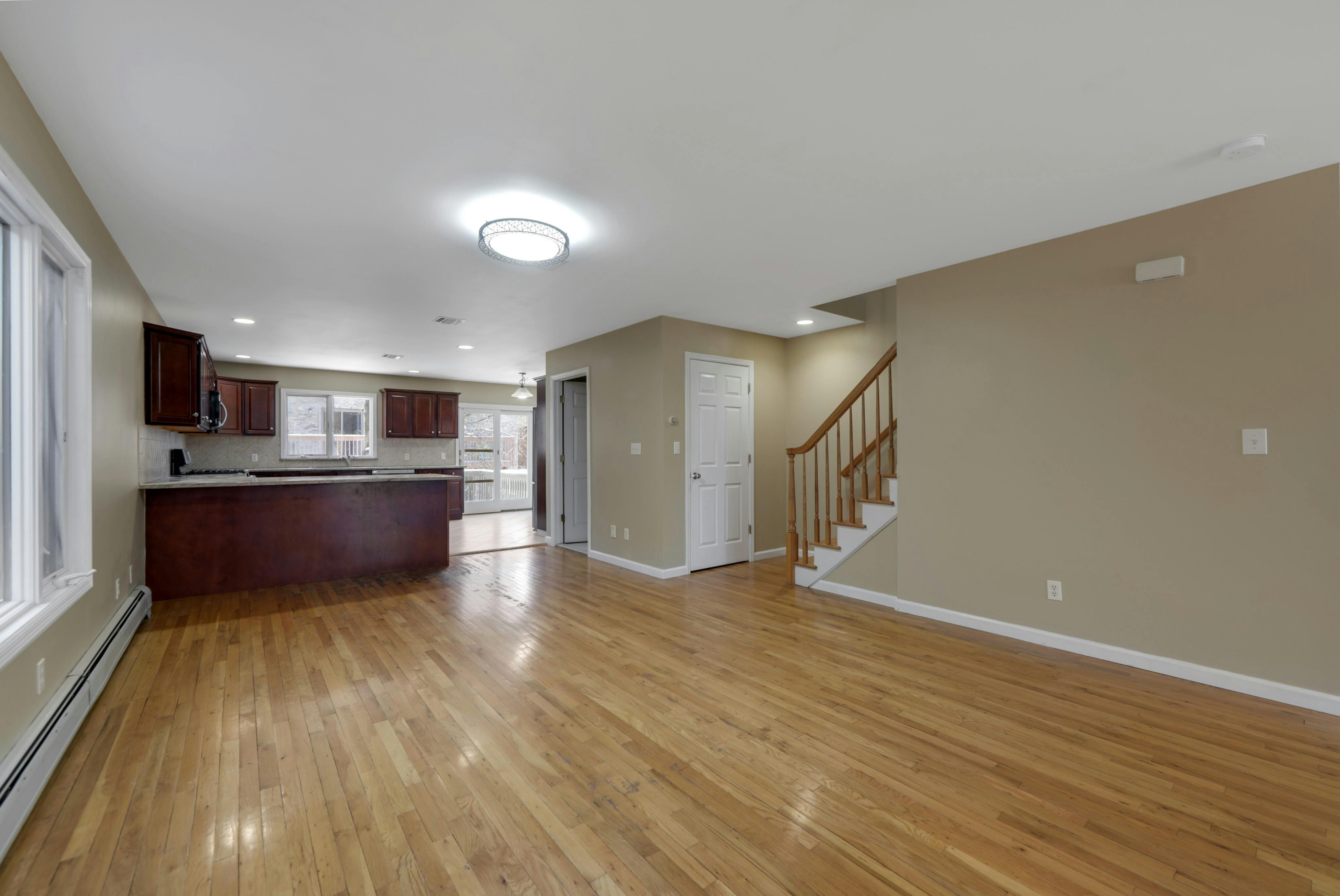 530A 1st Street 