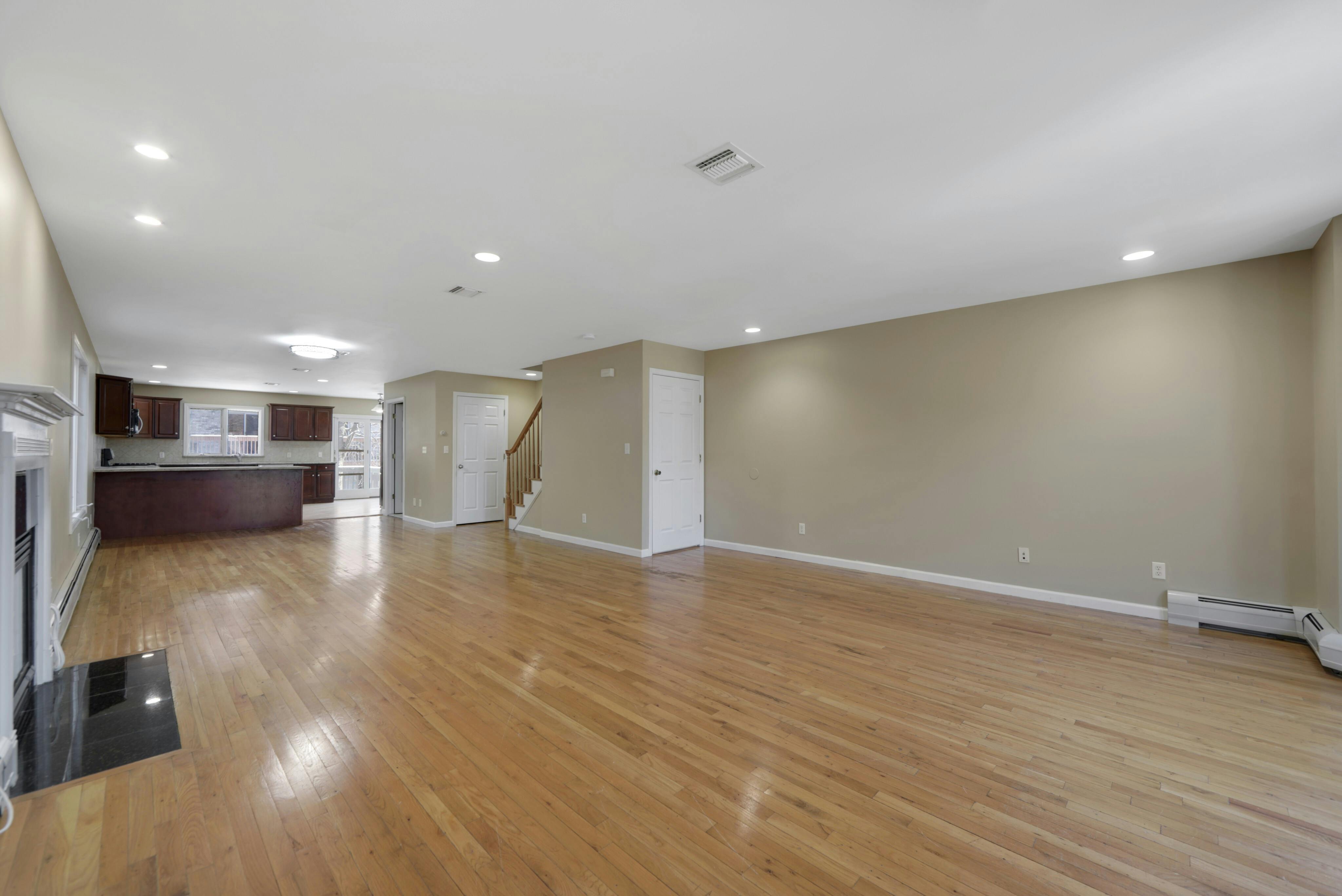 530A 1st Street 