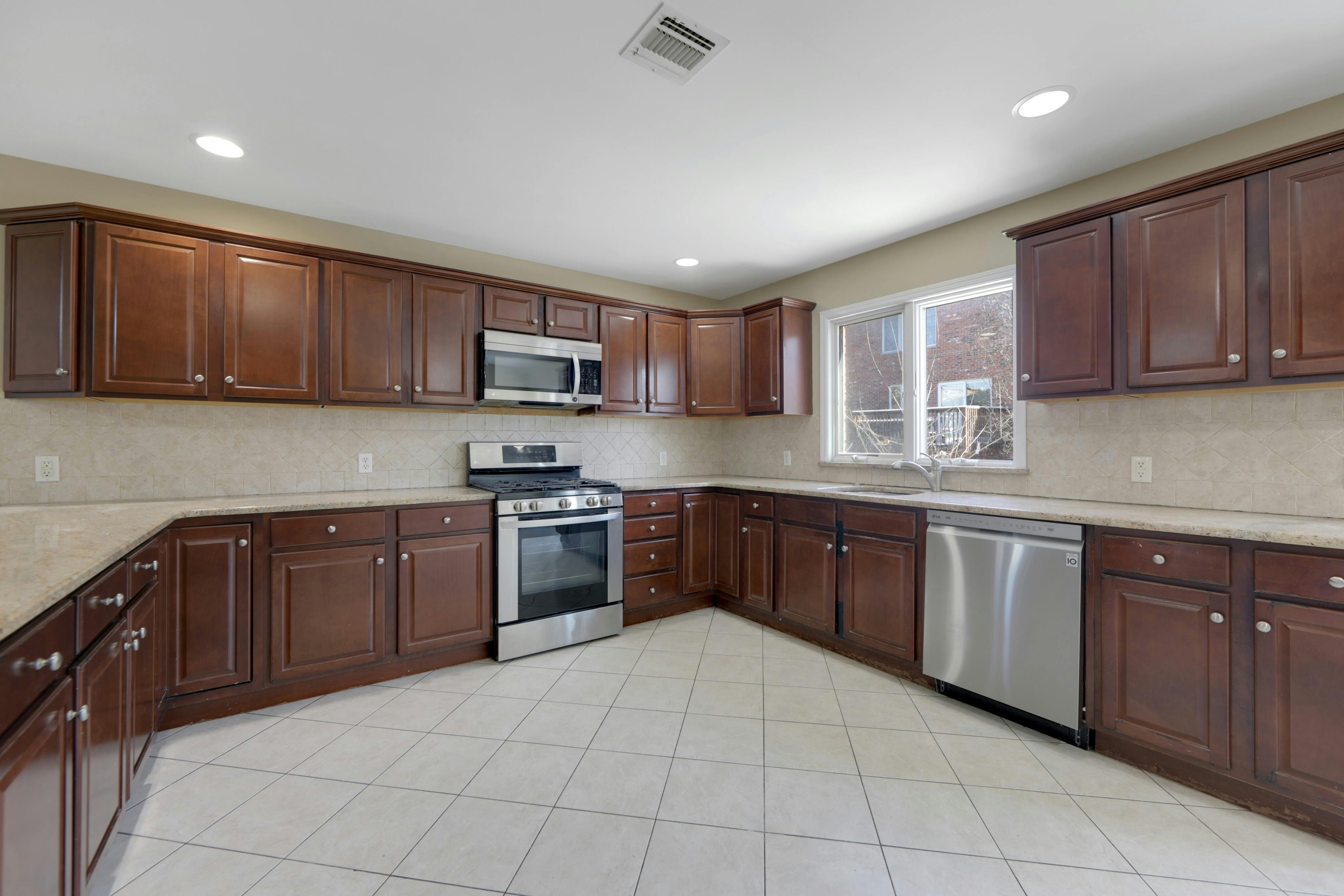 530A 1st Street 