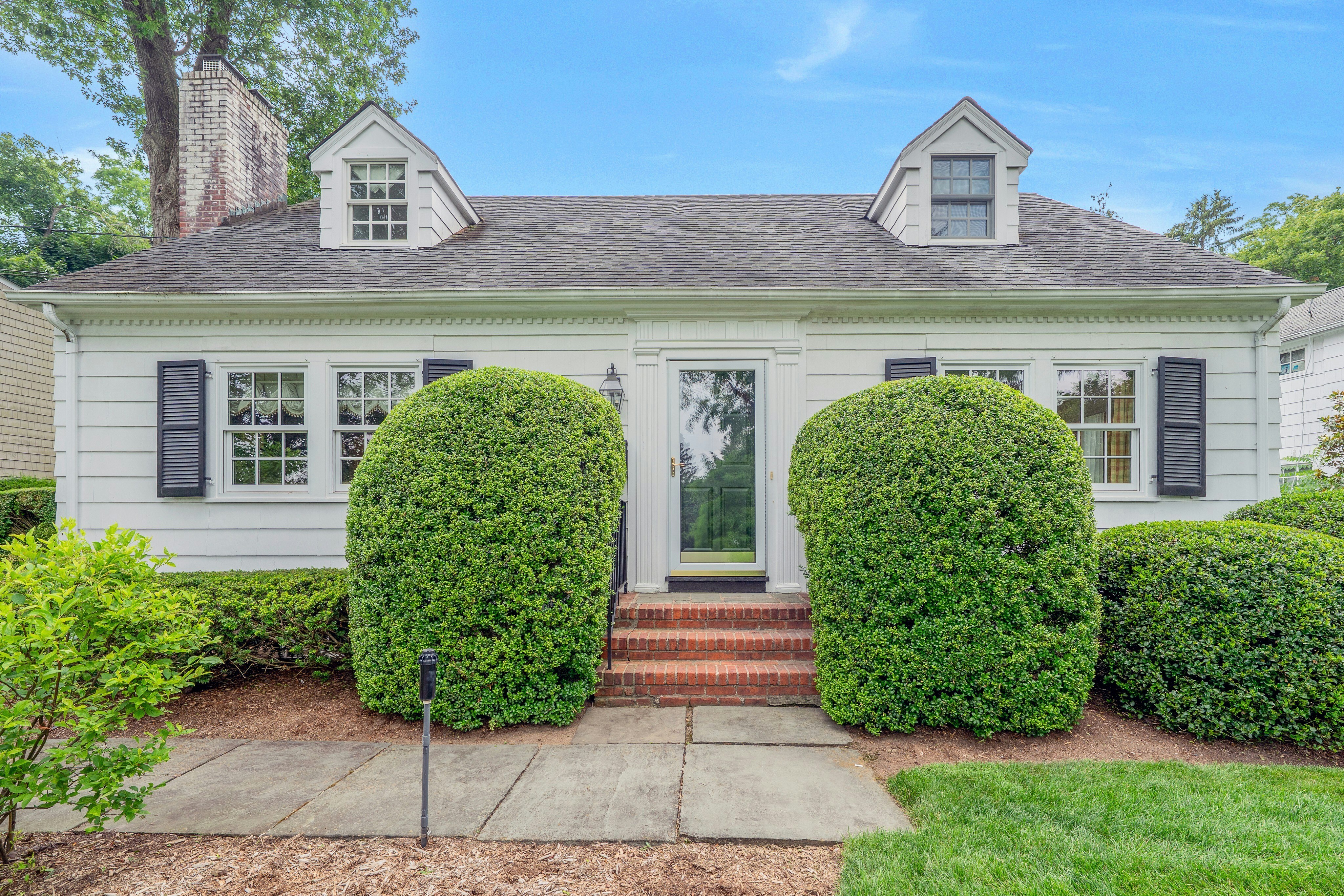 17 Crescent Place 
