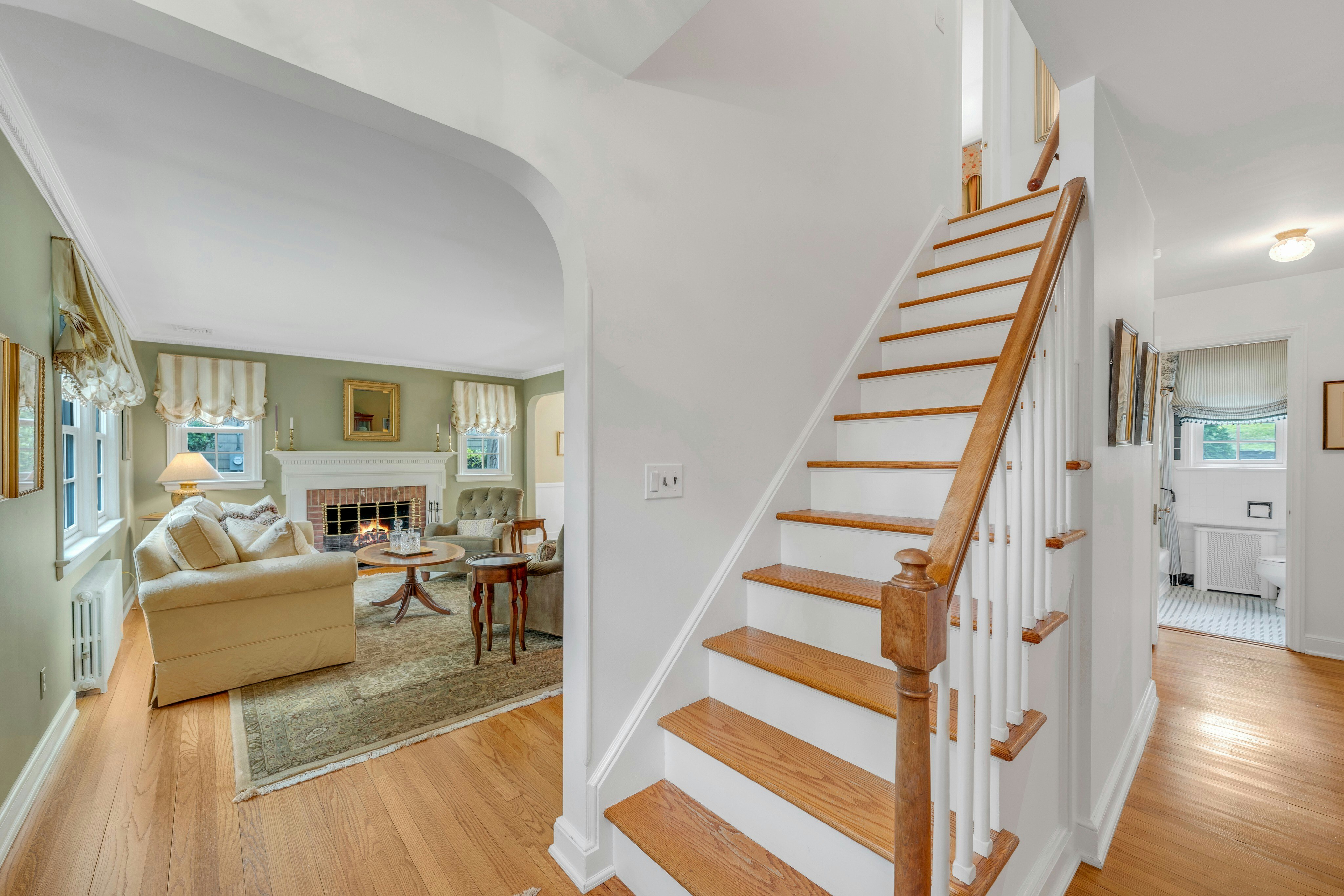 17 Crescent Place 