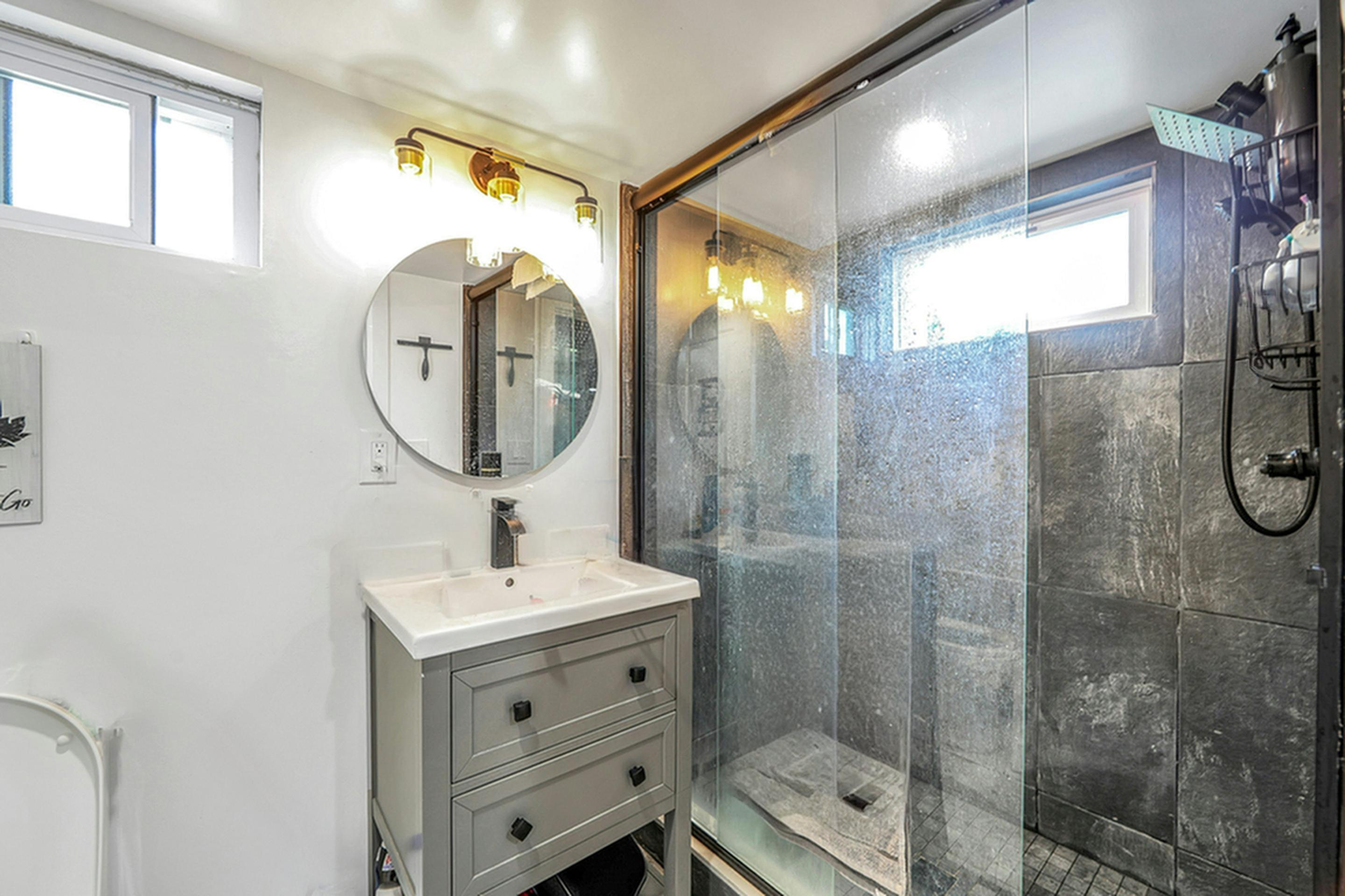 24-09 Raphael Street 