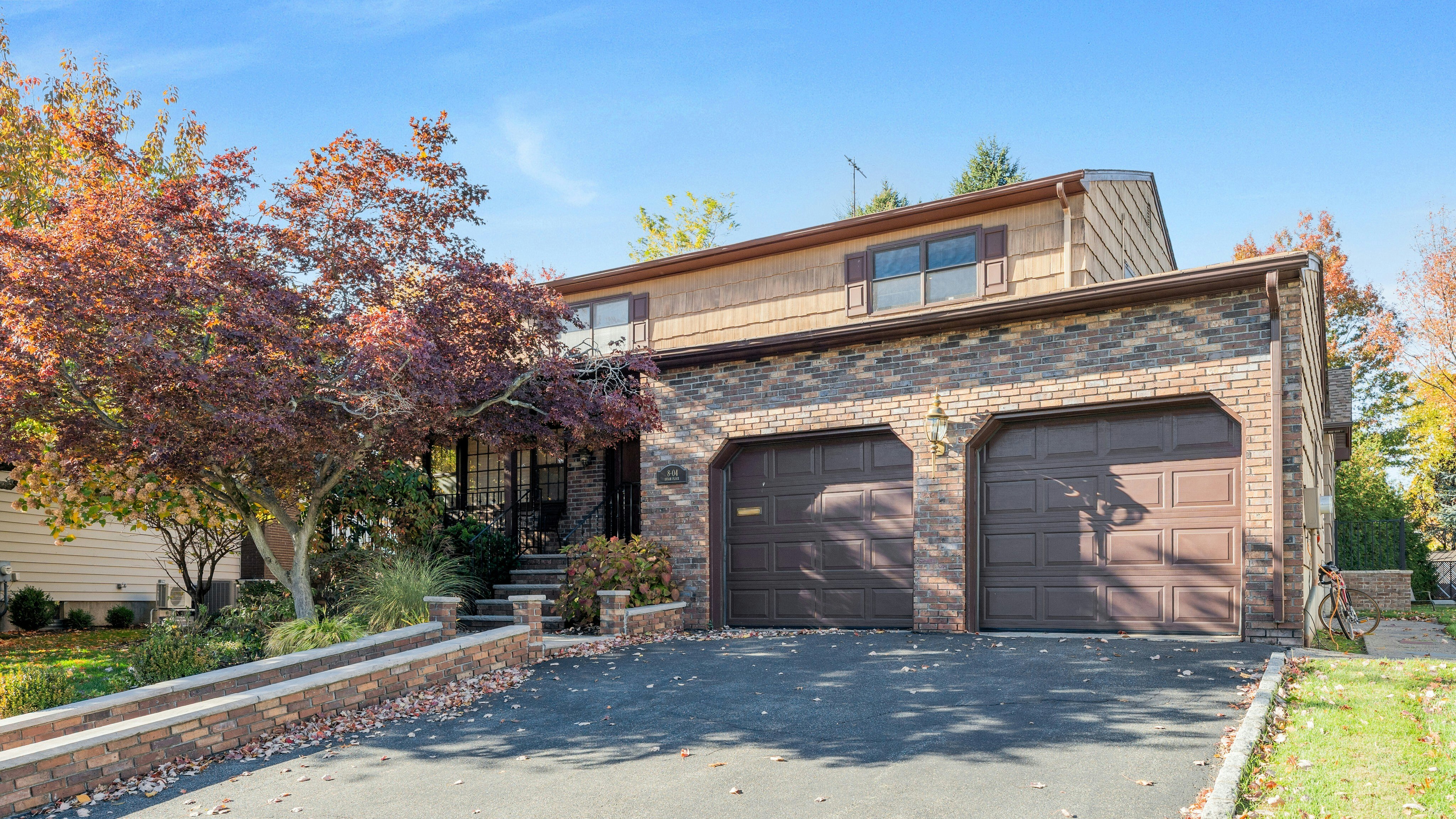 8-04 Susan Place 