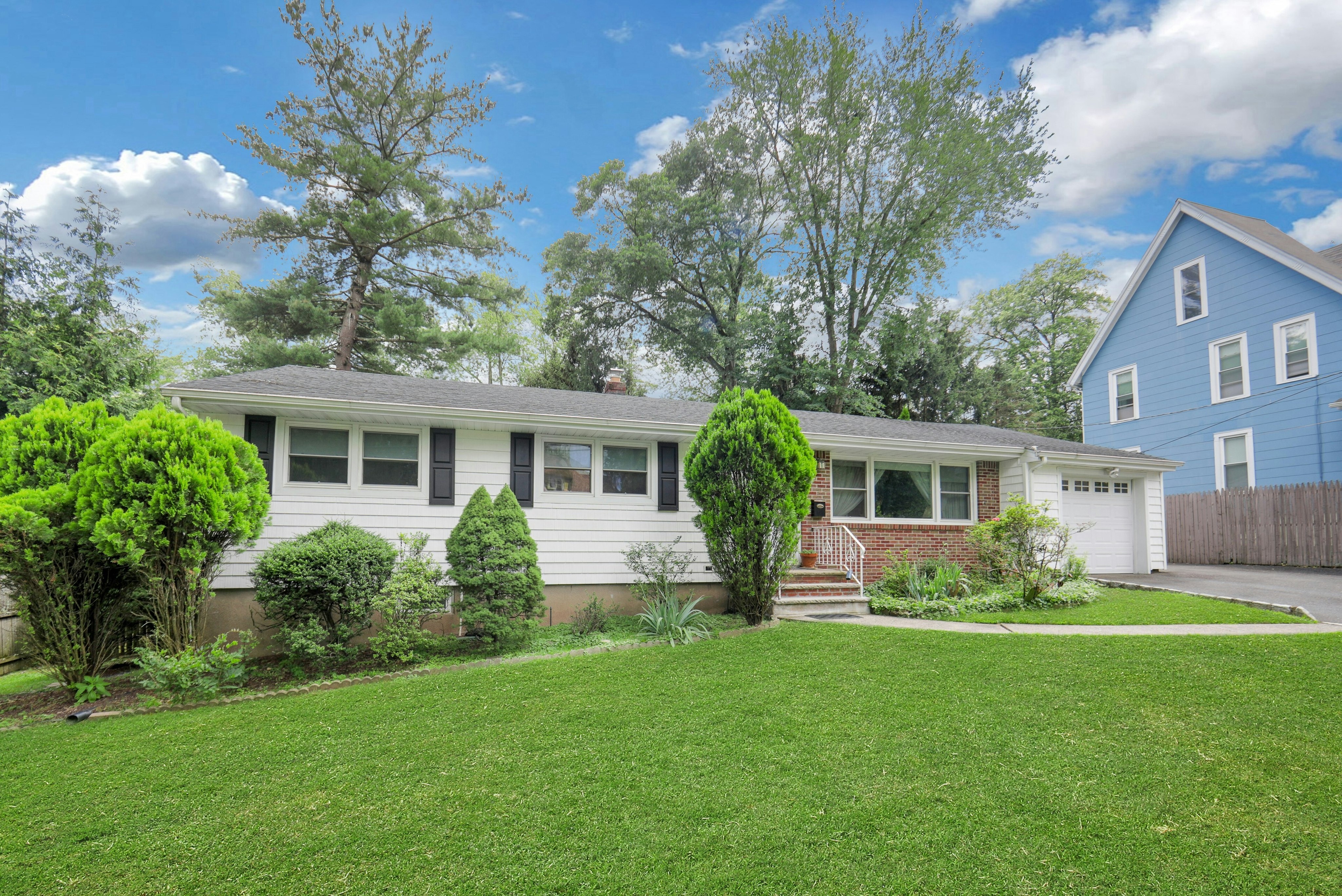 31 Hardenburgh Avenue 