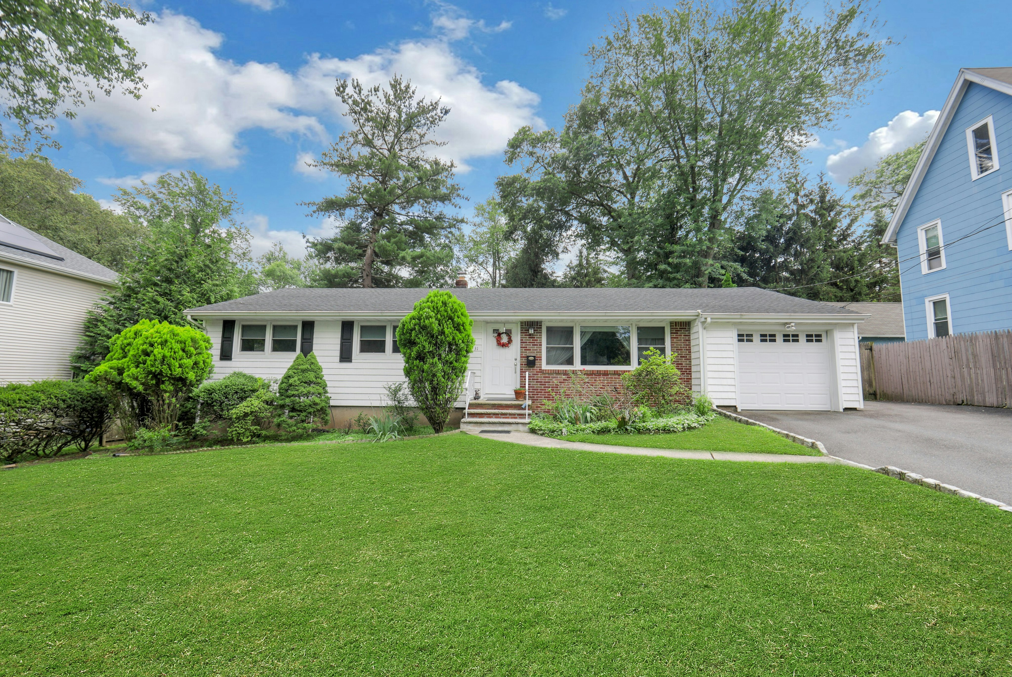 31 Hardenburgh Avenue 